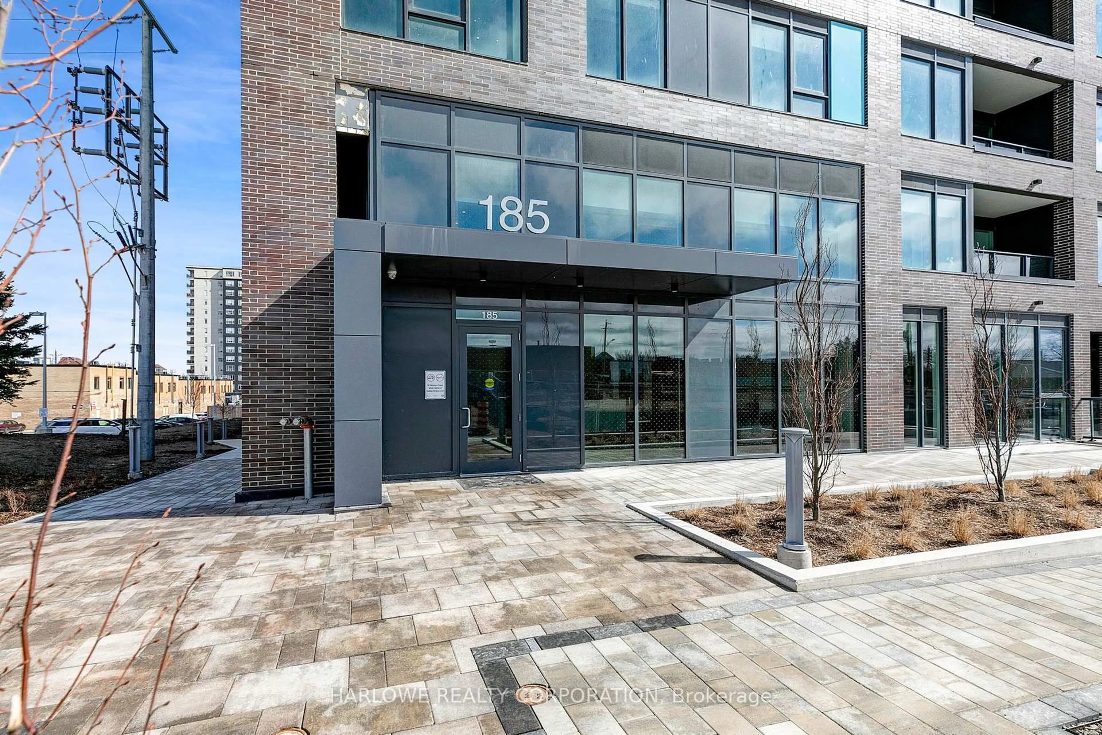 Unknown for 185 Deerfield Rd #1006, Newmarket Ontario L3Y 0G7