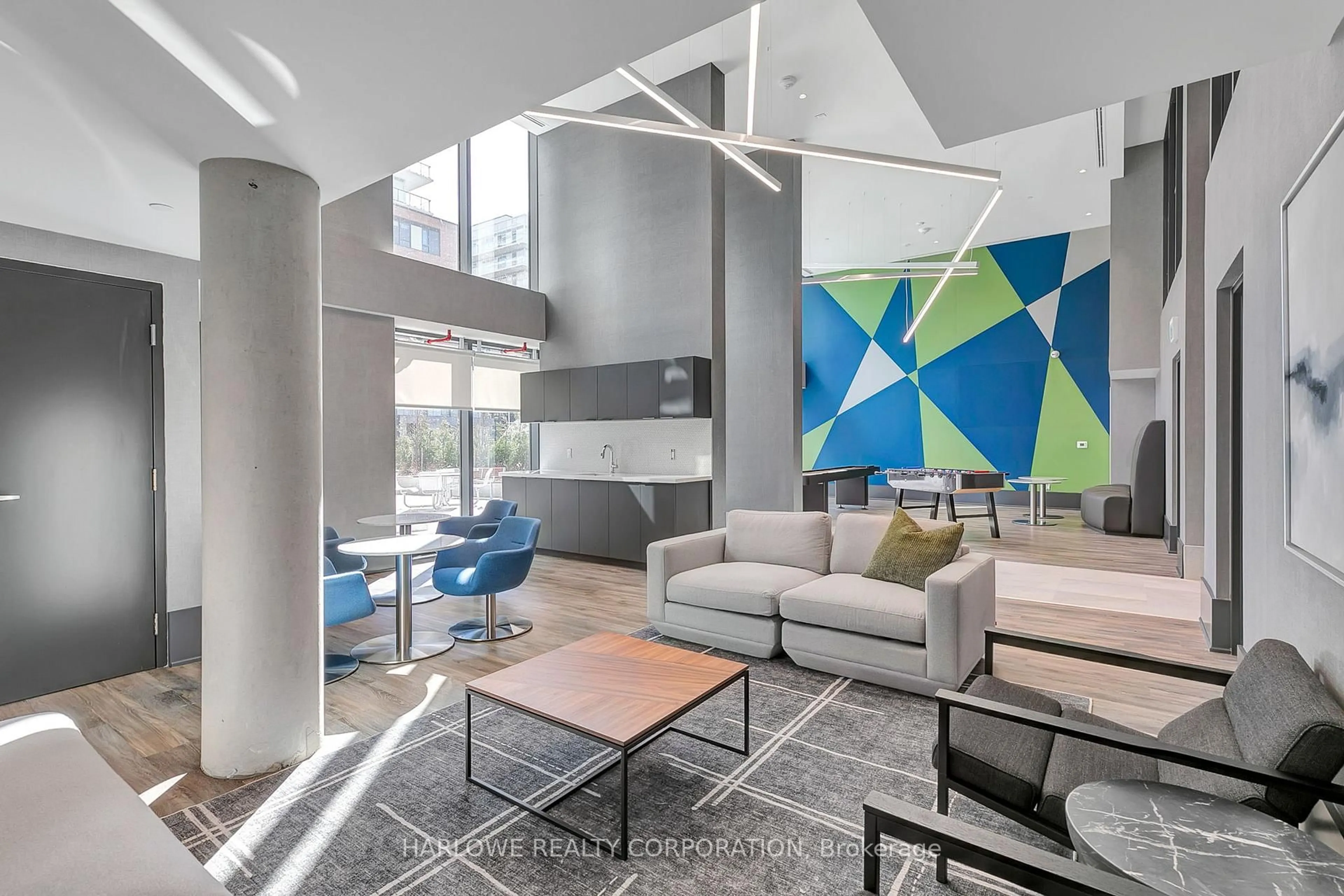 Unknown for 185 Deerfield Rd #1006, Newmarket Ontario L3Y 0G7