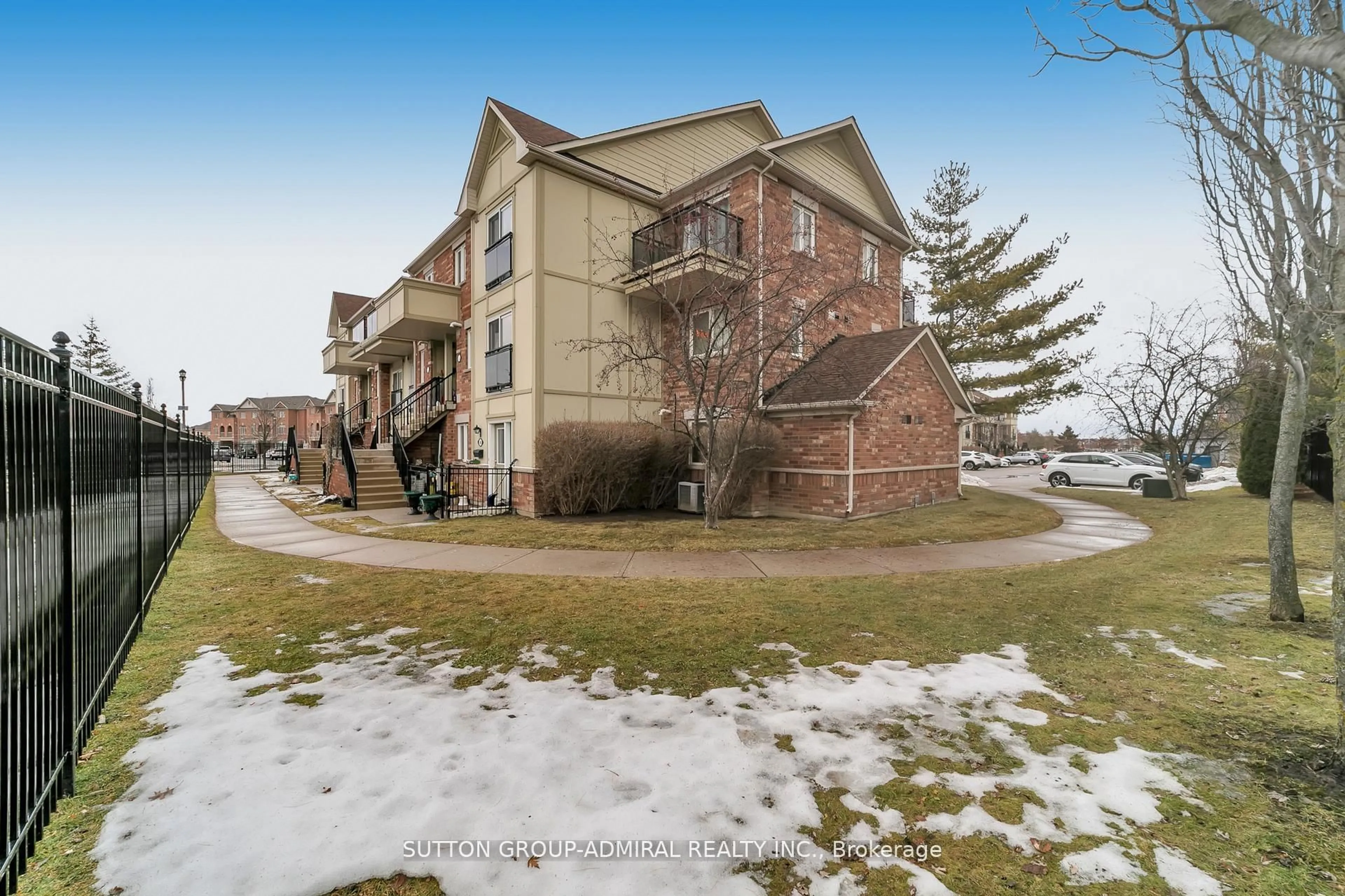 A pic from outside/outdoor area/front of a property/back of a property/a pic from drone, street for 2265 Bur Oak Ave #52, Markham Ontario L6E 0B8