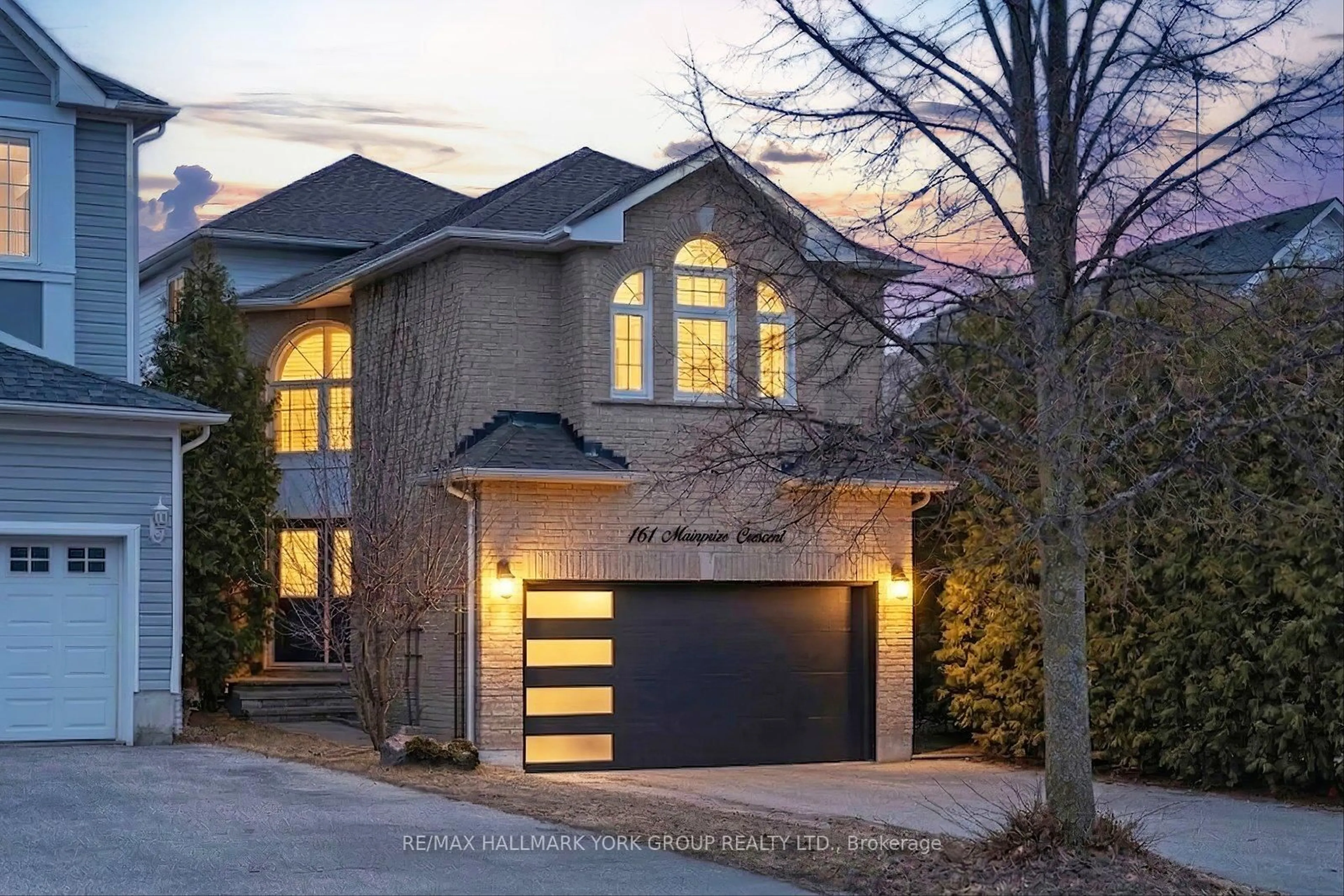 Home with brick exterior material, street for 161 Mainprize Cres, East Gwillimbury Ontario L0G 1M0