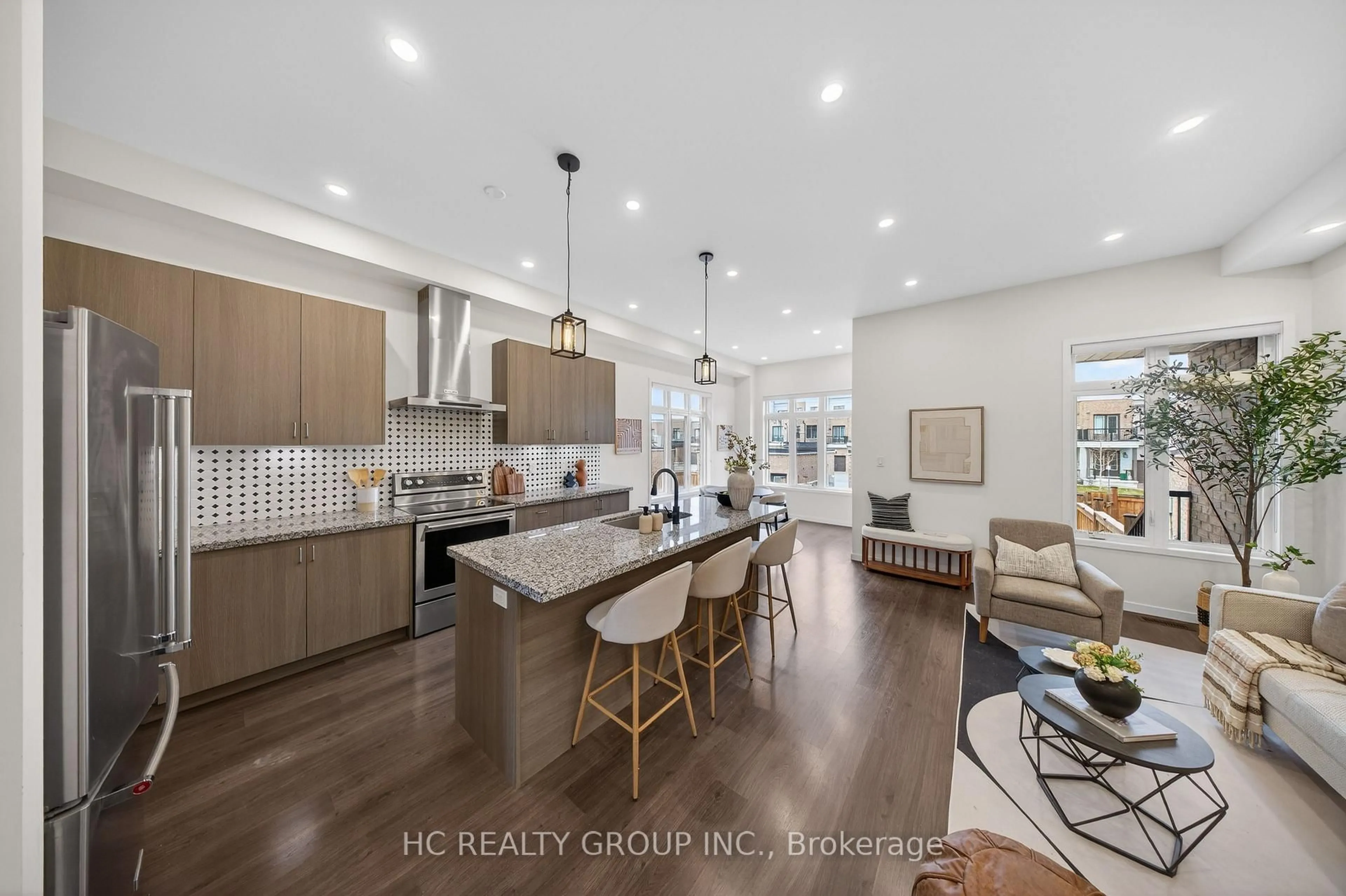 Open concept kitchen, ceramic/tile floor for 1240 Wellington St, Aurora Ontario L4G 2C9