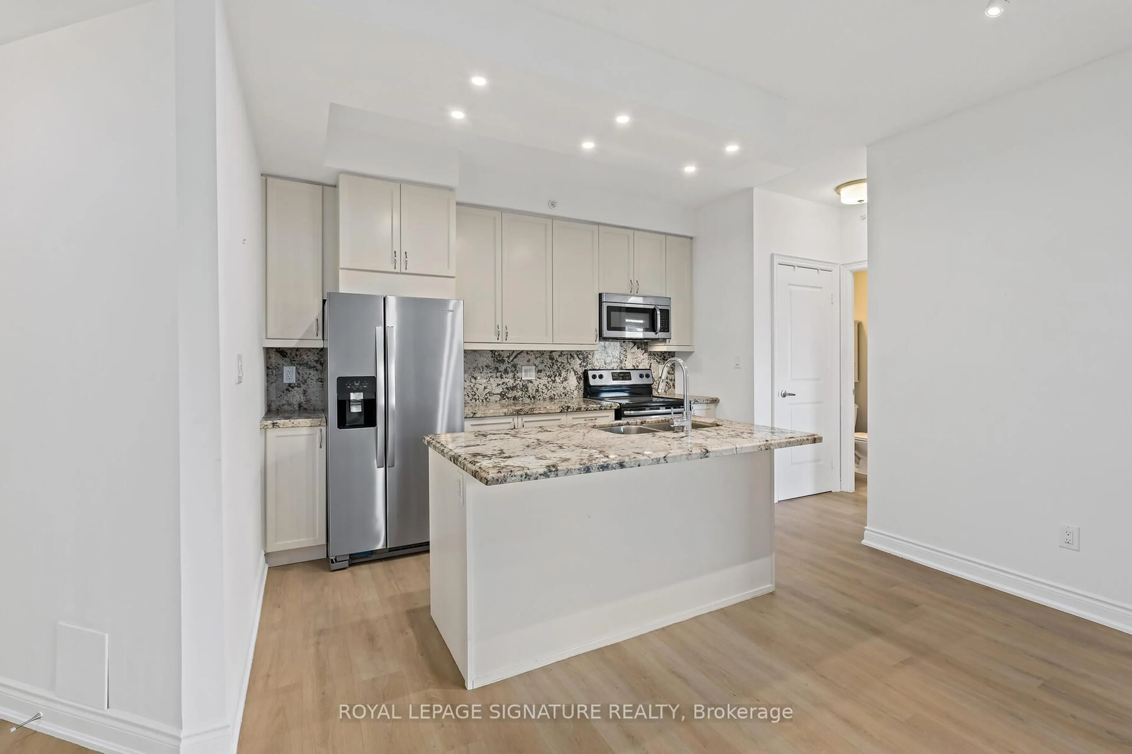 Open concept kitchen, unknown for 2396 Major Mackenzie Dr #220, Vaughan Ontario L6A 4Y1