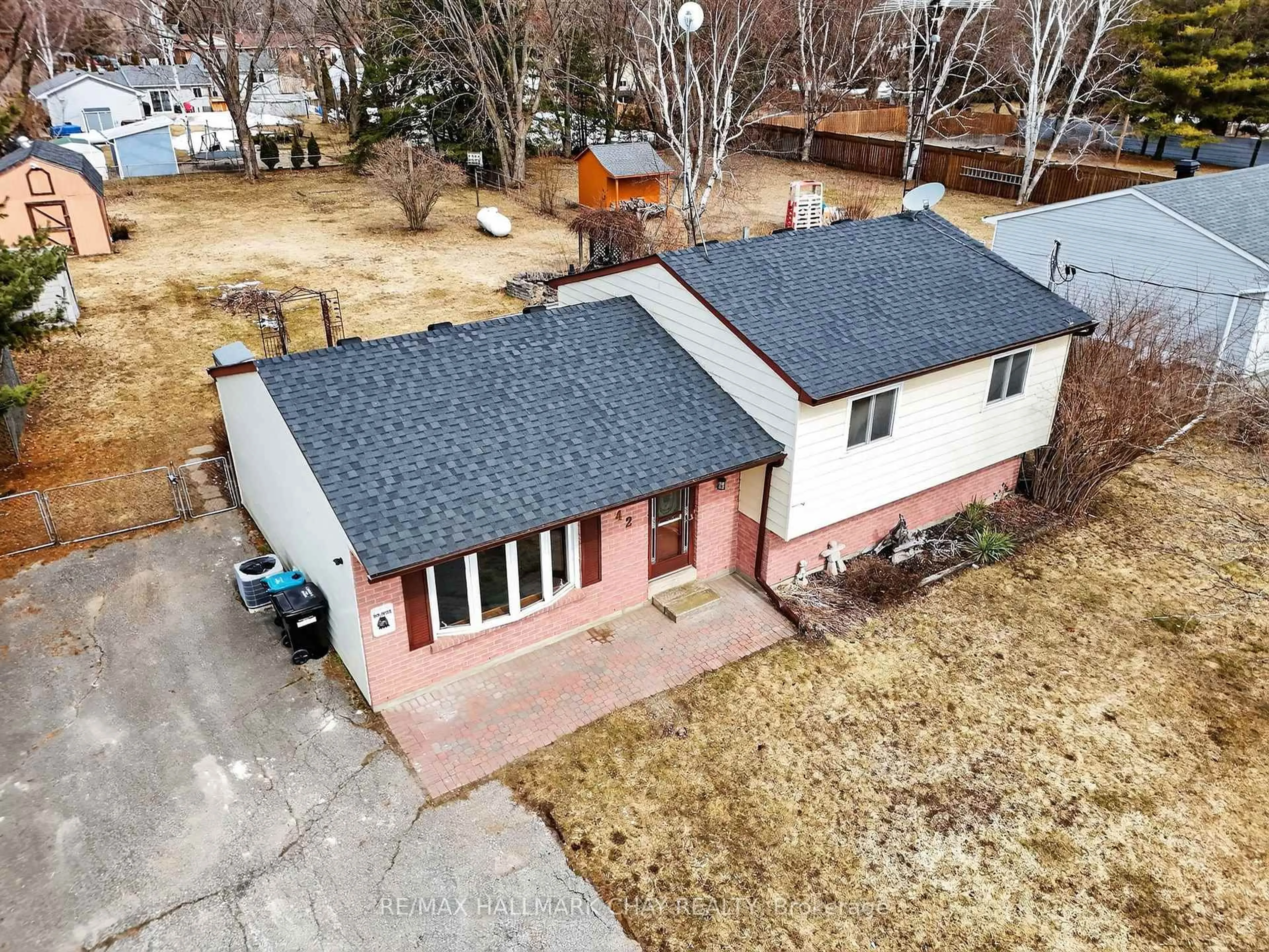 A pic from outside/outdoor area/front of a property/back of a property/a pic from drone, street for 42 Princess Dr, Adjala-Tosorontio Ontario L0M 1M0
