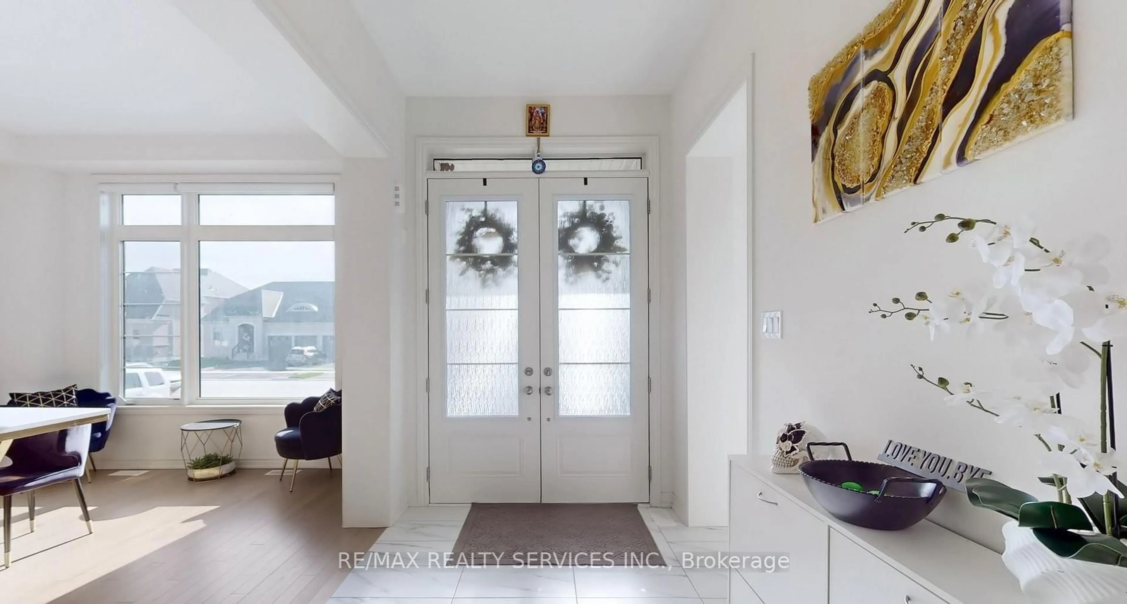 Indoor entryway for 25 Bellflower Cres, Adjala-Tosorontio Ontario L0G 1W0