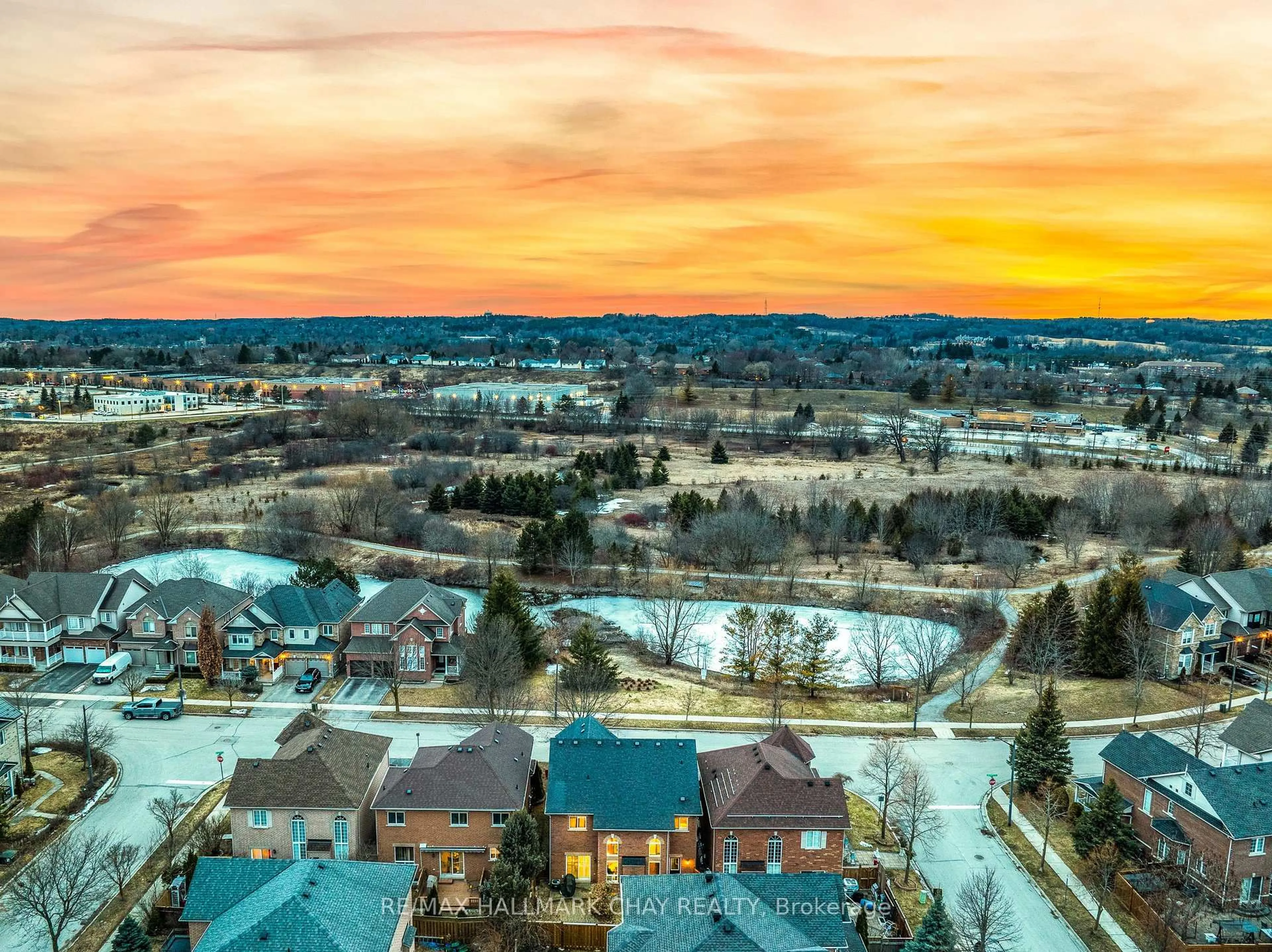 A pic from outside/outdoor area/front of a property/back of a property/a pic from drone, mountain view for 110 Birkshire Dr, Aurora Ontario L4G 7R6