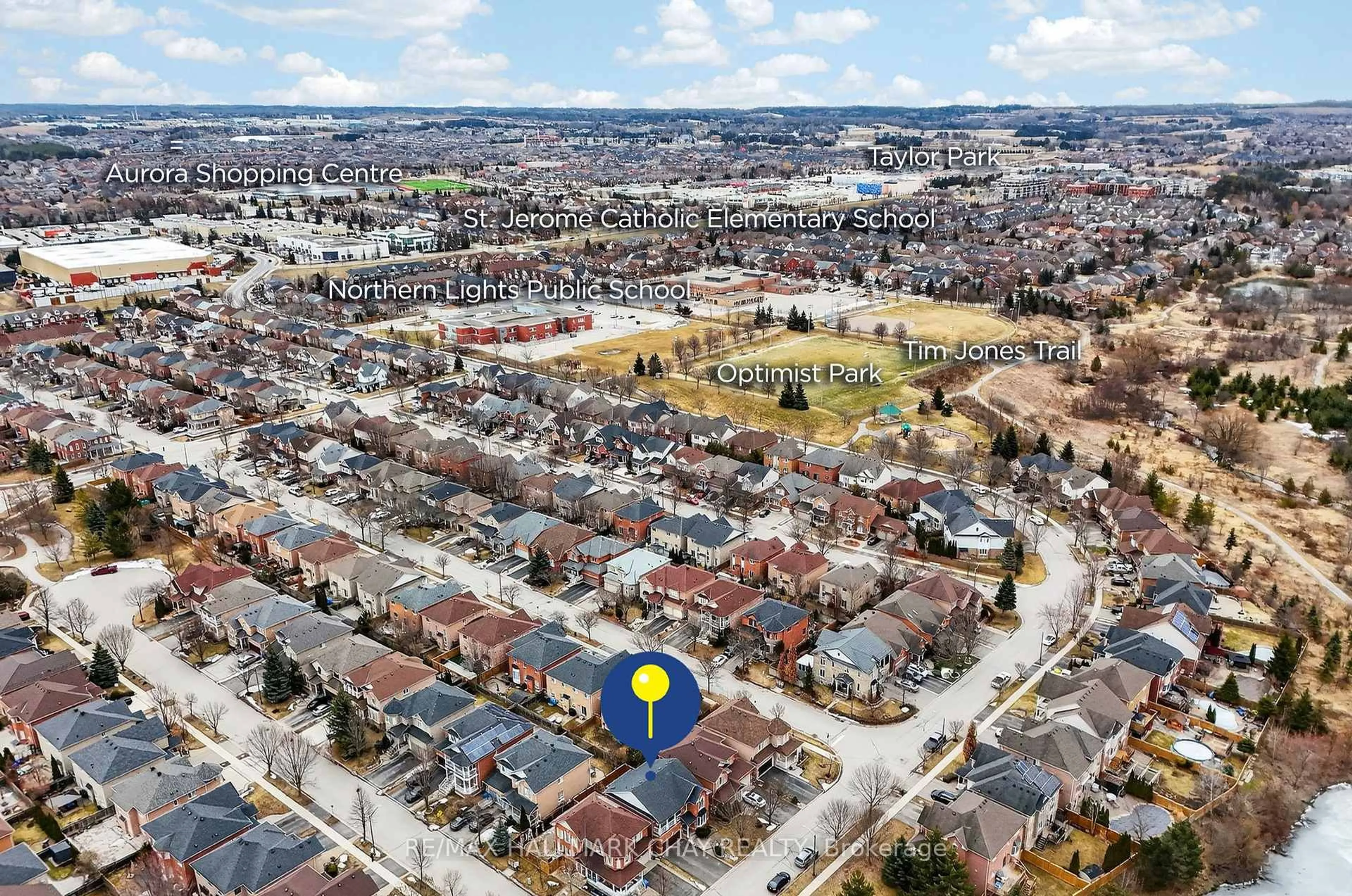 A pic from outside/outdoor area/front of a property/back of a property/a pic from drone, street for 110 Birkshire Dr, Aurora Ontario L4G 7R6