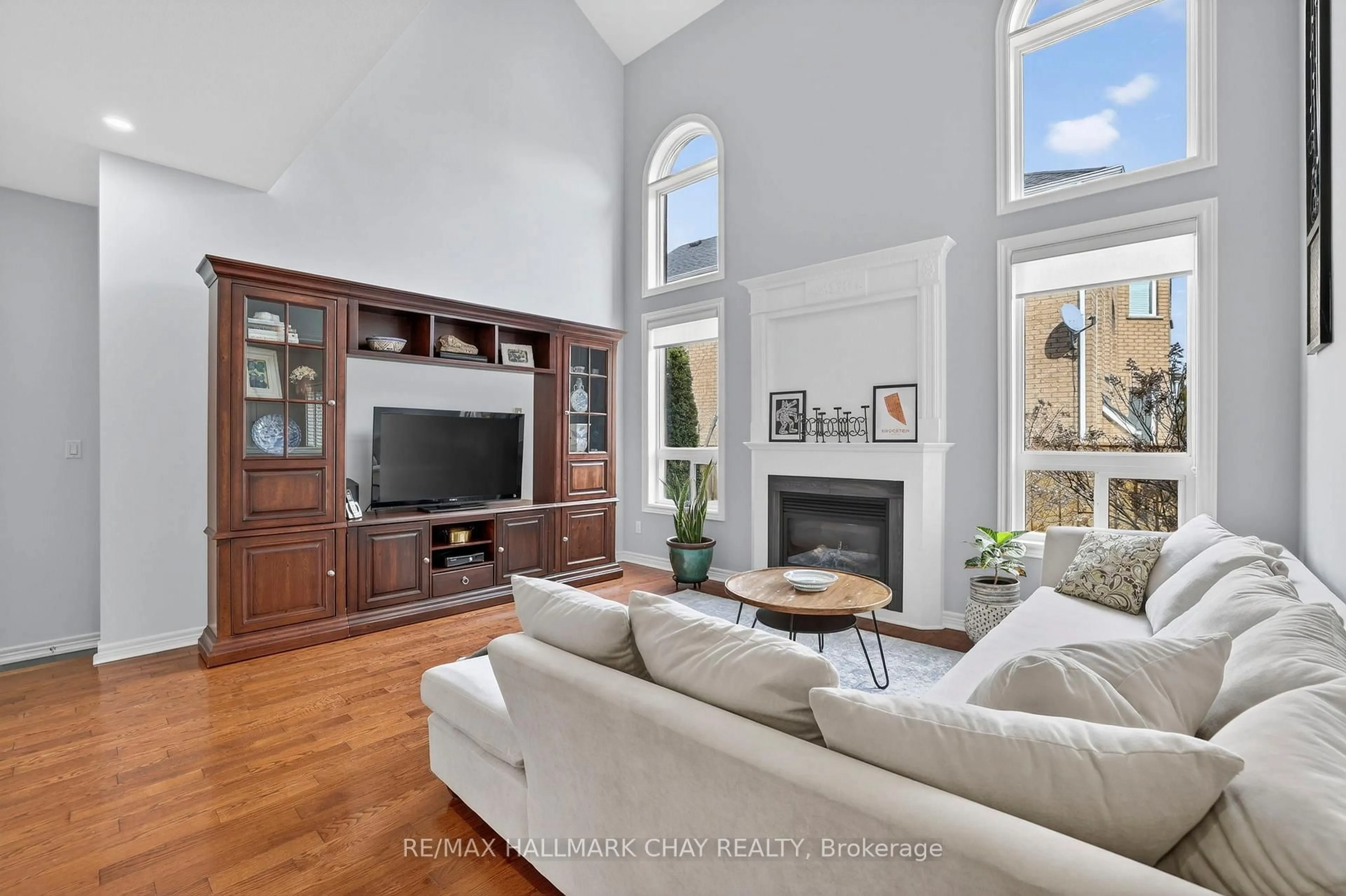 Living room with furniture, unknown for 110 Birkshire Dr, Aurora Ontario L4G 7R6