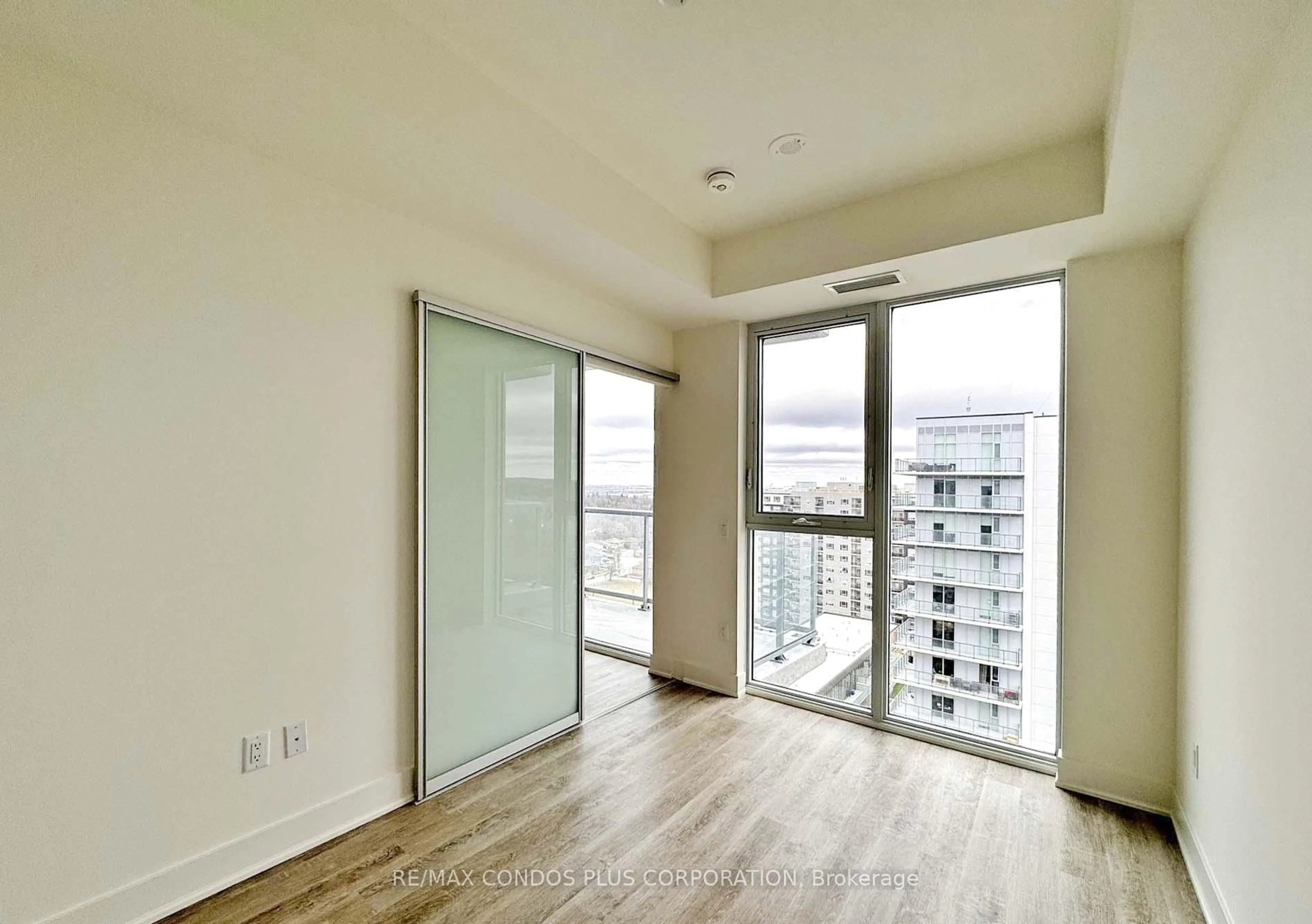 A pic of a room for 185 Deerfield Rd #1302, Newmarket Ontario L3Y 0G7