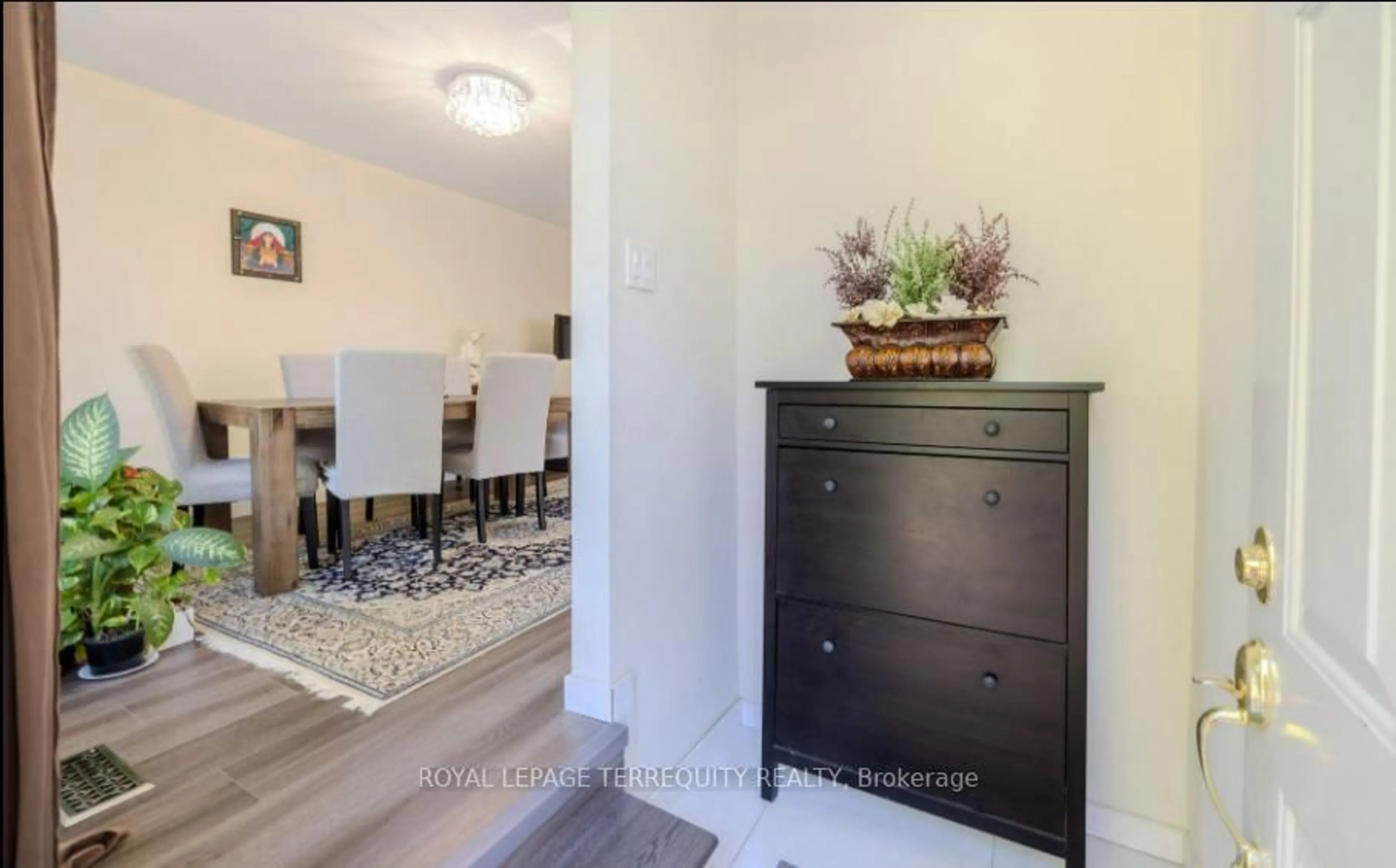 Dining room, unknown for 25 Bailey Cres, Aurora Ontario L4G 2B2