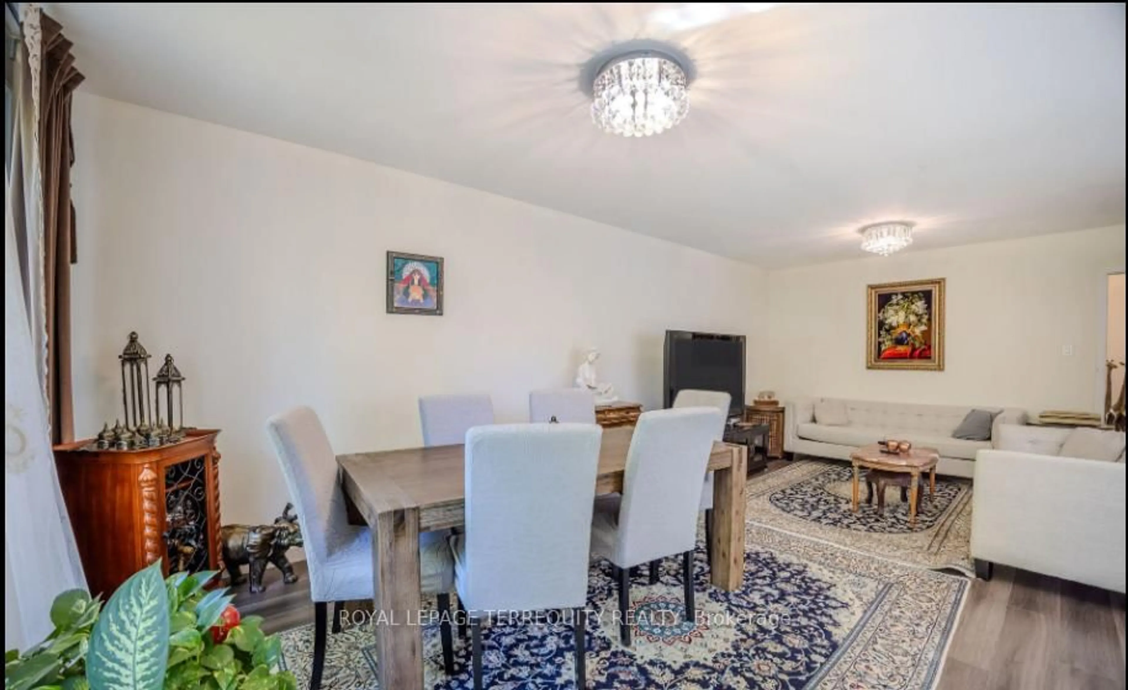 Dining room, unknown for 25 Bailey Cres, Aurora Ontario L4G 2B2