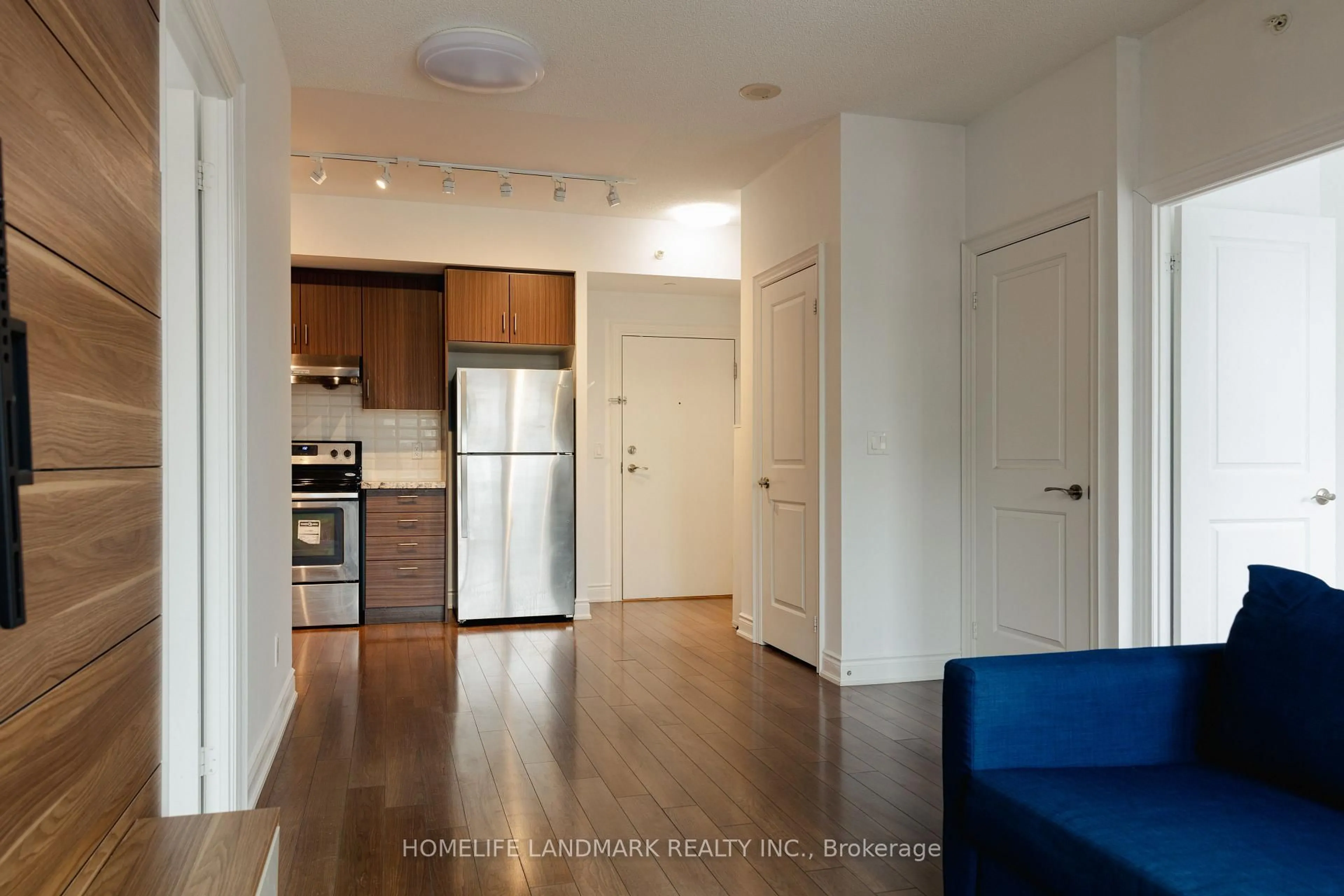 A pic of a room for 38 Cedarland Dr #716, Markham Ontario L6G 0G7