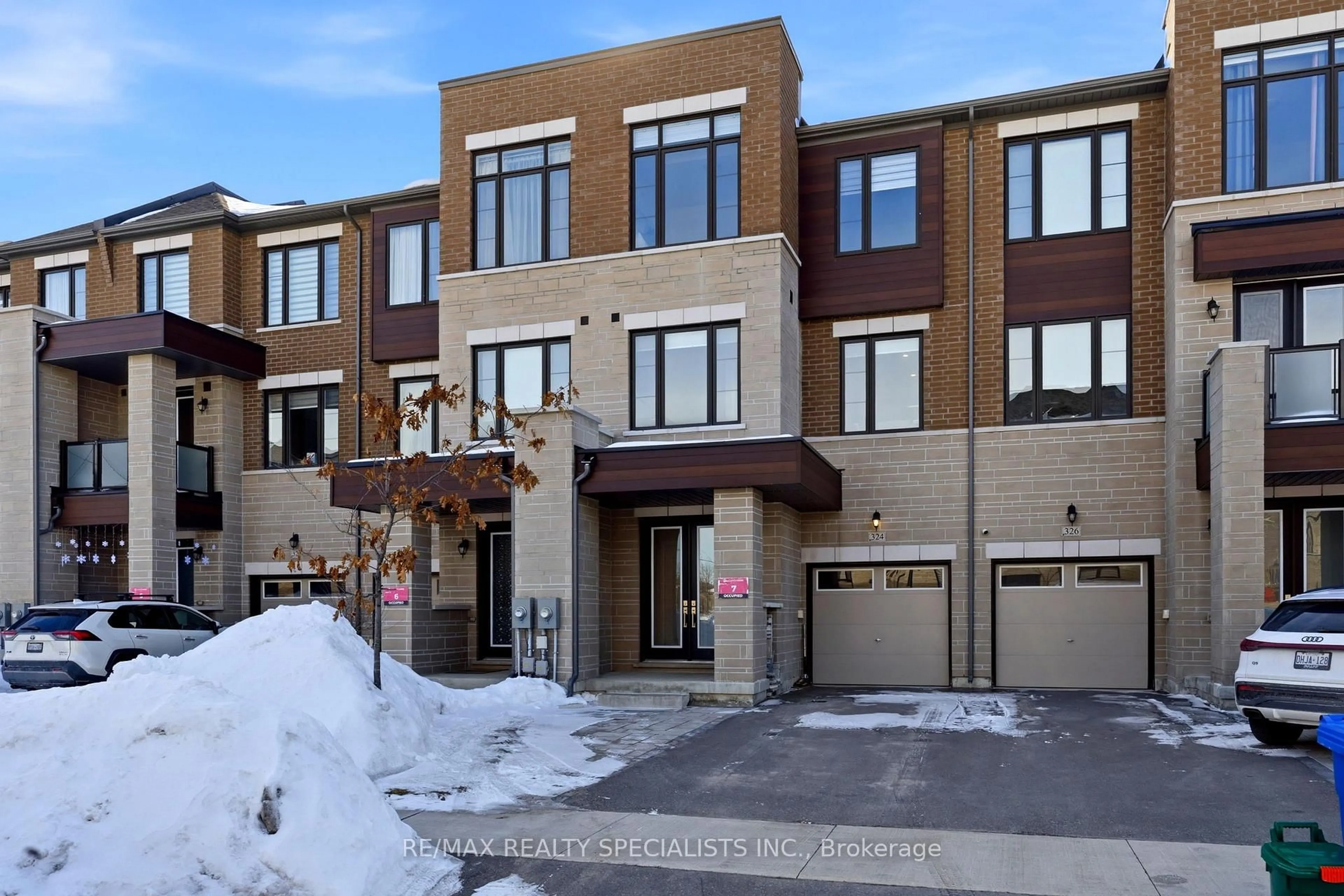 Unknown for 324 Laplante St, Newmarket Ontario L3X 0M8