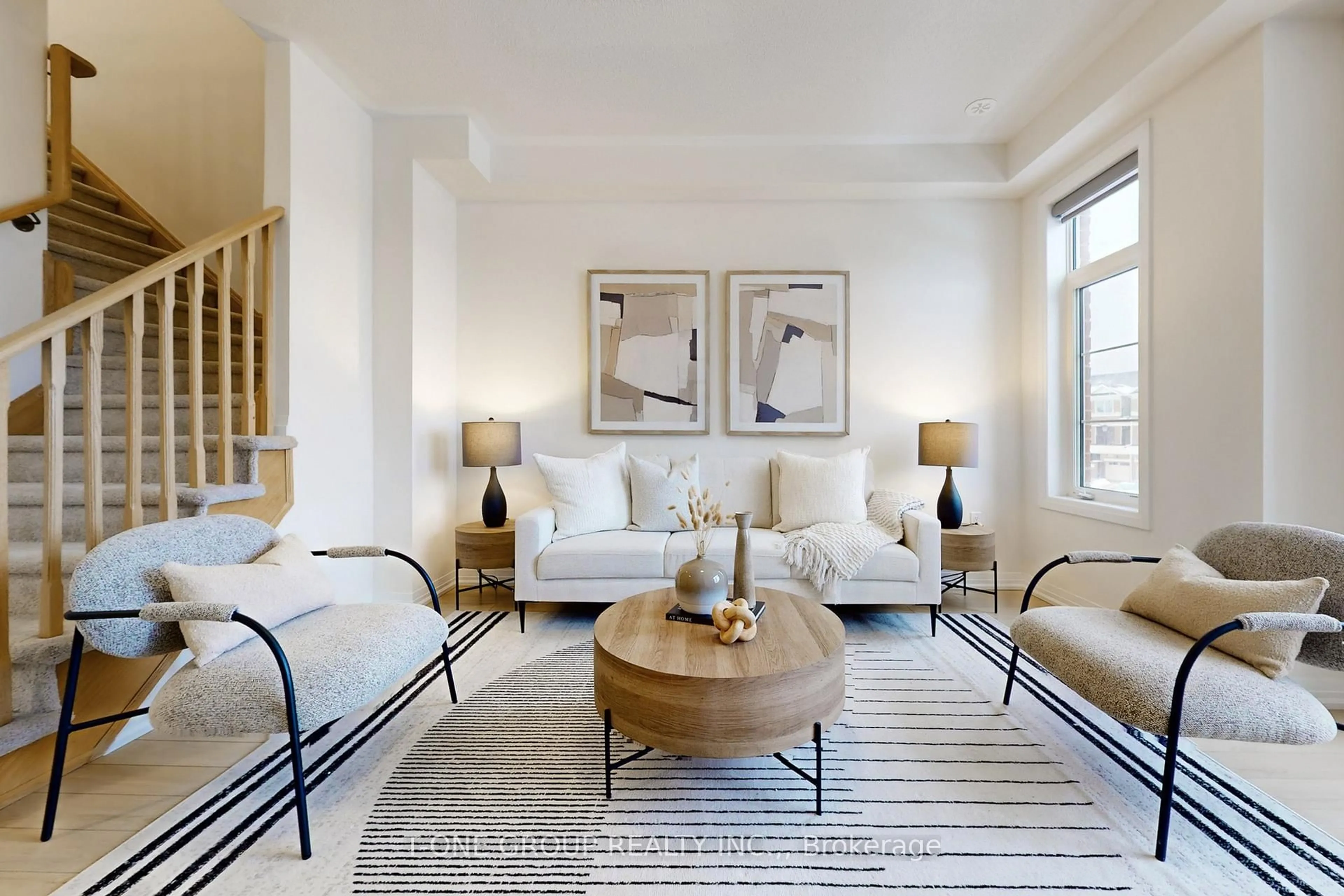 Living room with furniture, unknown for 32 Stoeber Lane, Markham Ontario L6B 0S1