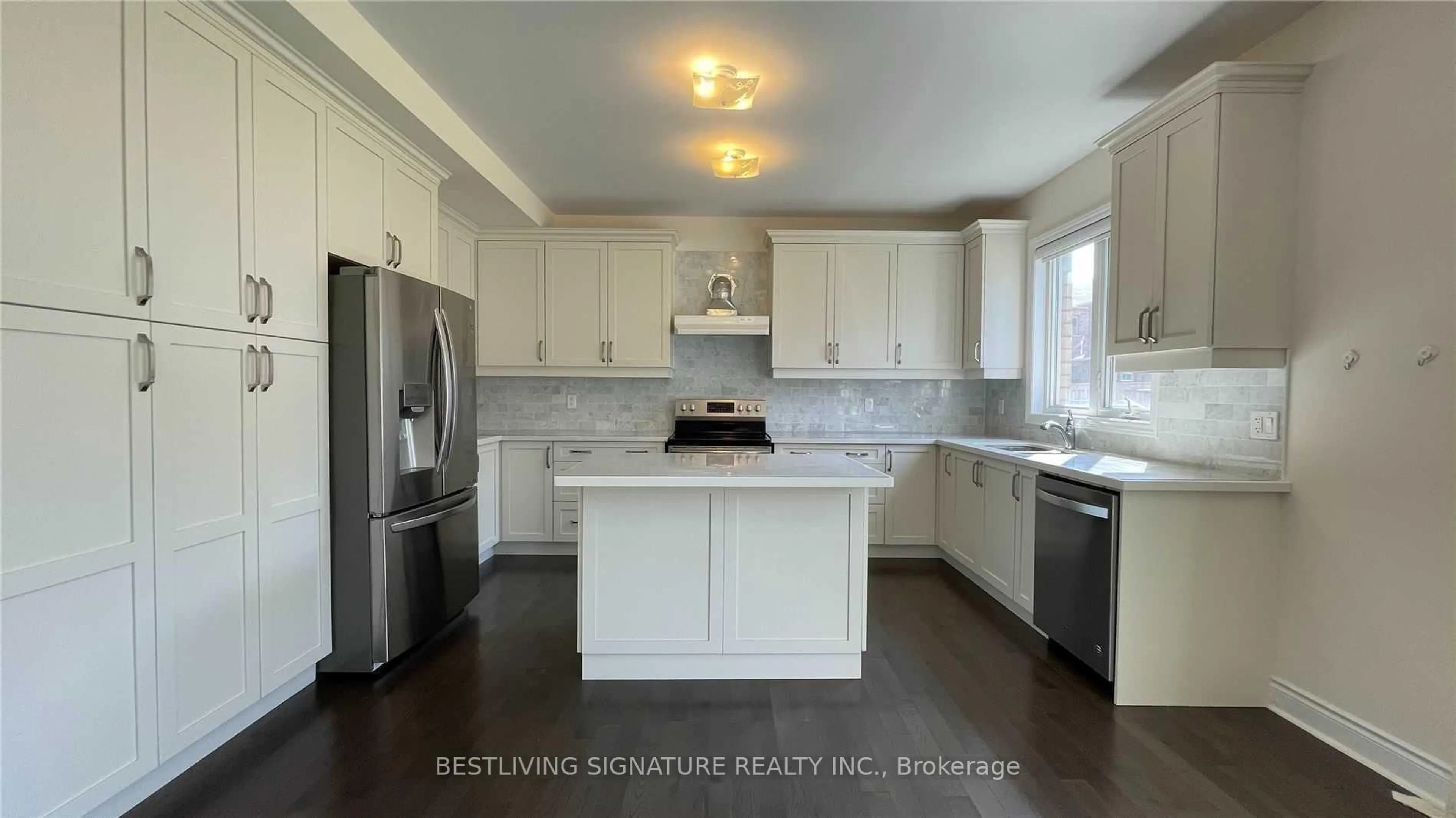 Open concept kitchen, ceramic/tile floor for 1066 Harden Tr, Newmarket Ontario L3X 0H9