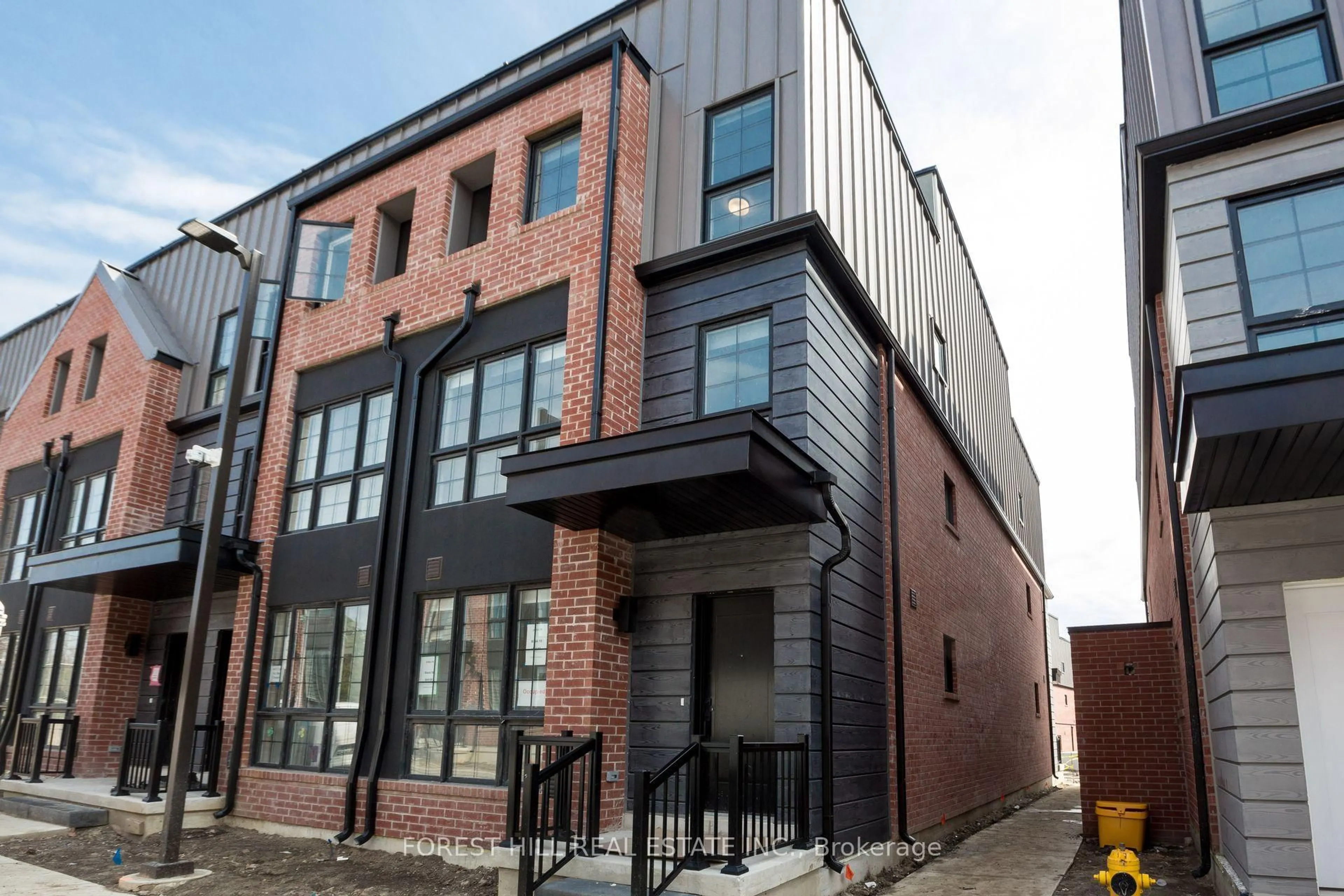 Home with brick exterior material, building for 138 Alton Cres, Vaughan Ontario L4J 0M1