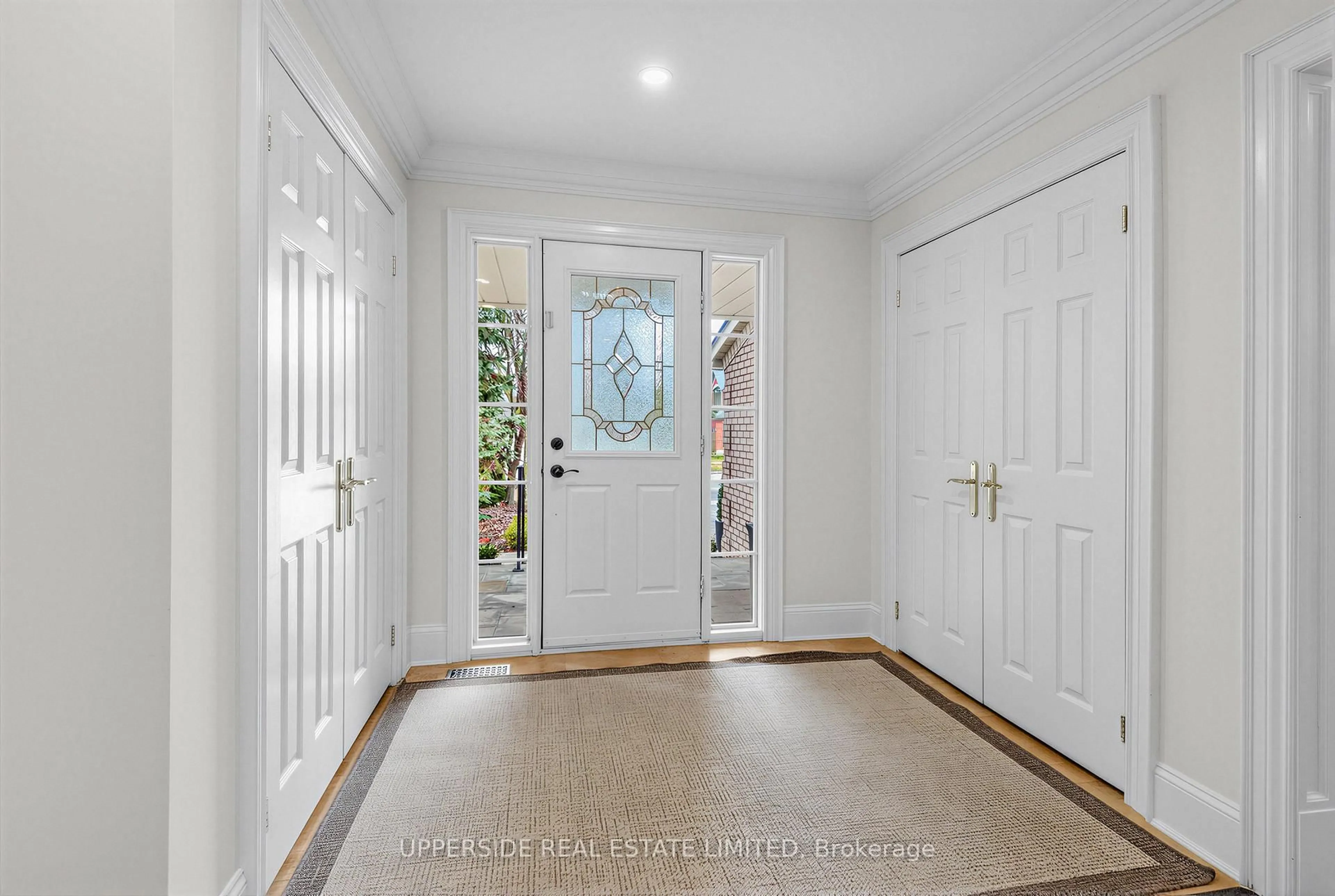 Indoor entryway for 986 Stonehaven Ave, Newmarket Ontario L3X 1P6