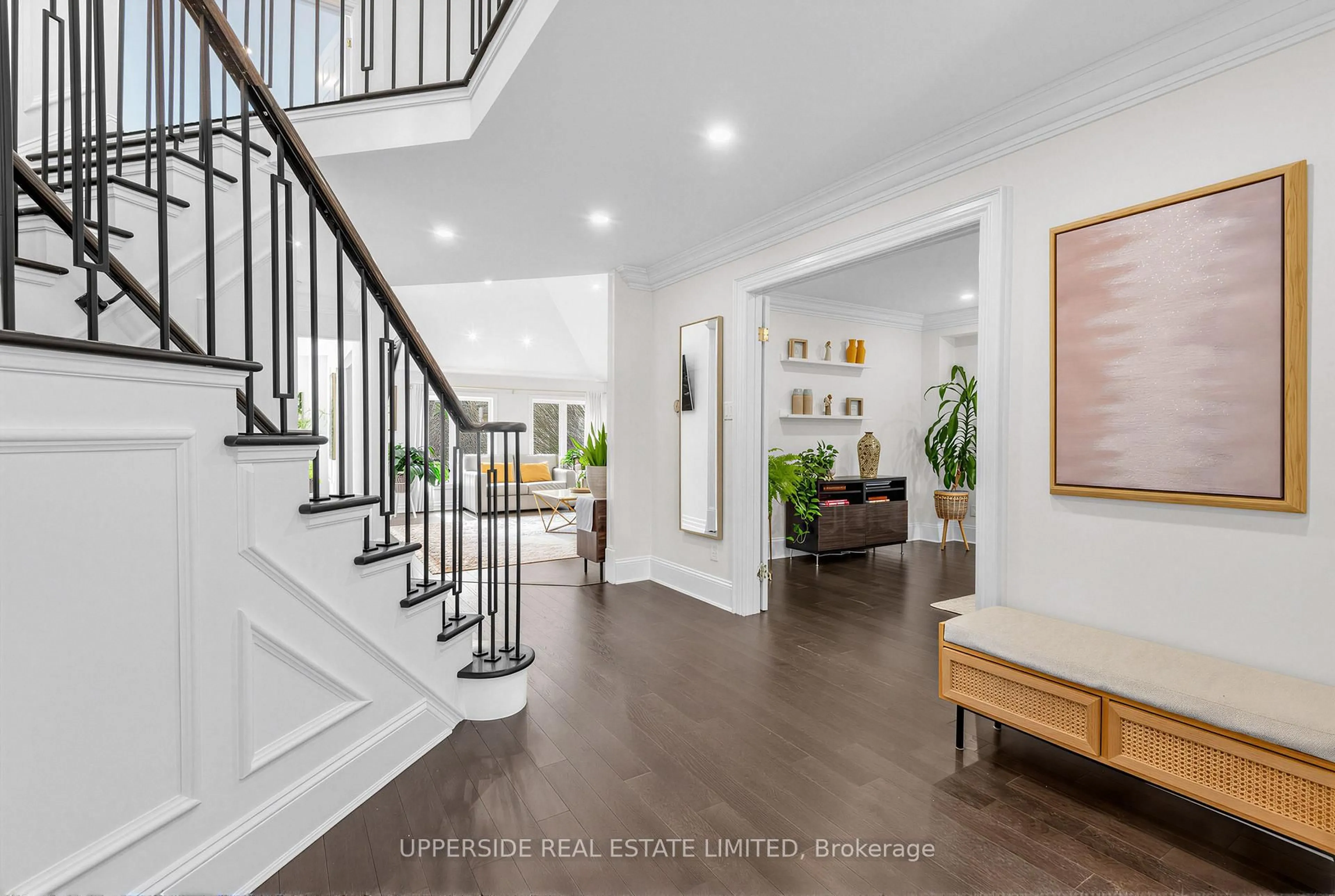 Indoor entryway for 986 Stonehaven Ave, Newmarket Ontario L3X 1P6