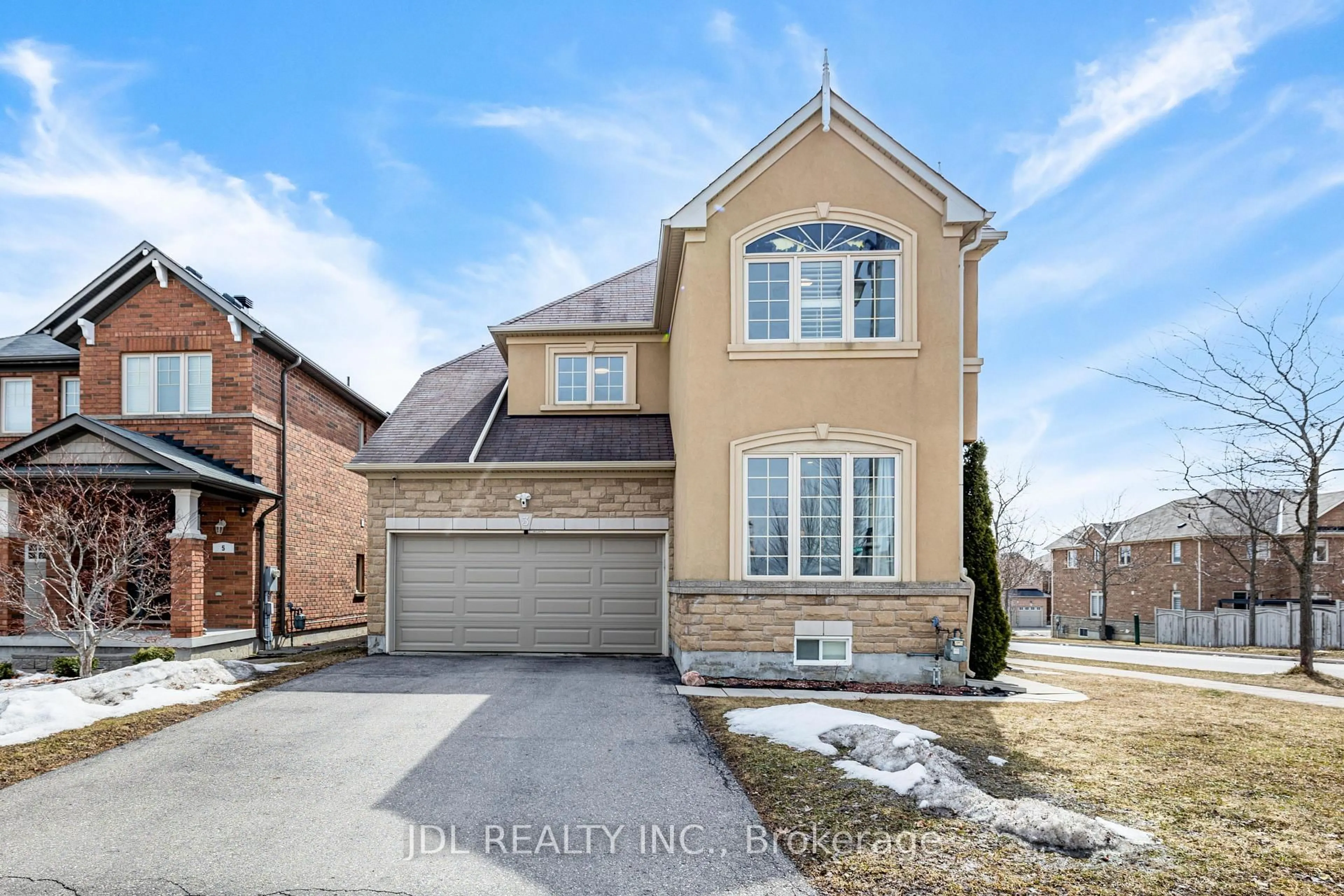 Home with brick exterior material, street for 3 Mansard Dr, Richmond Hill Ontario L4E 0L8