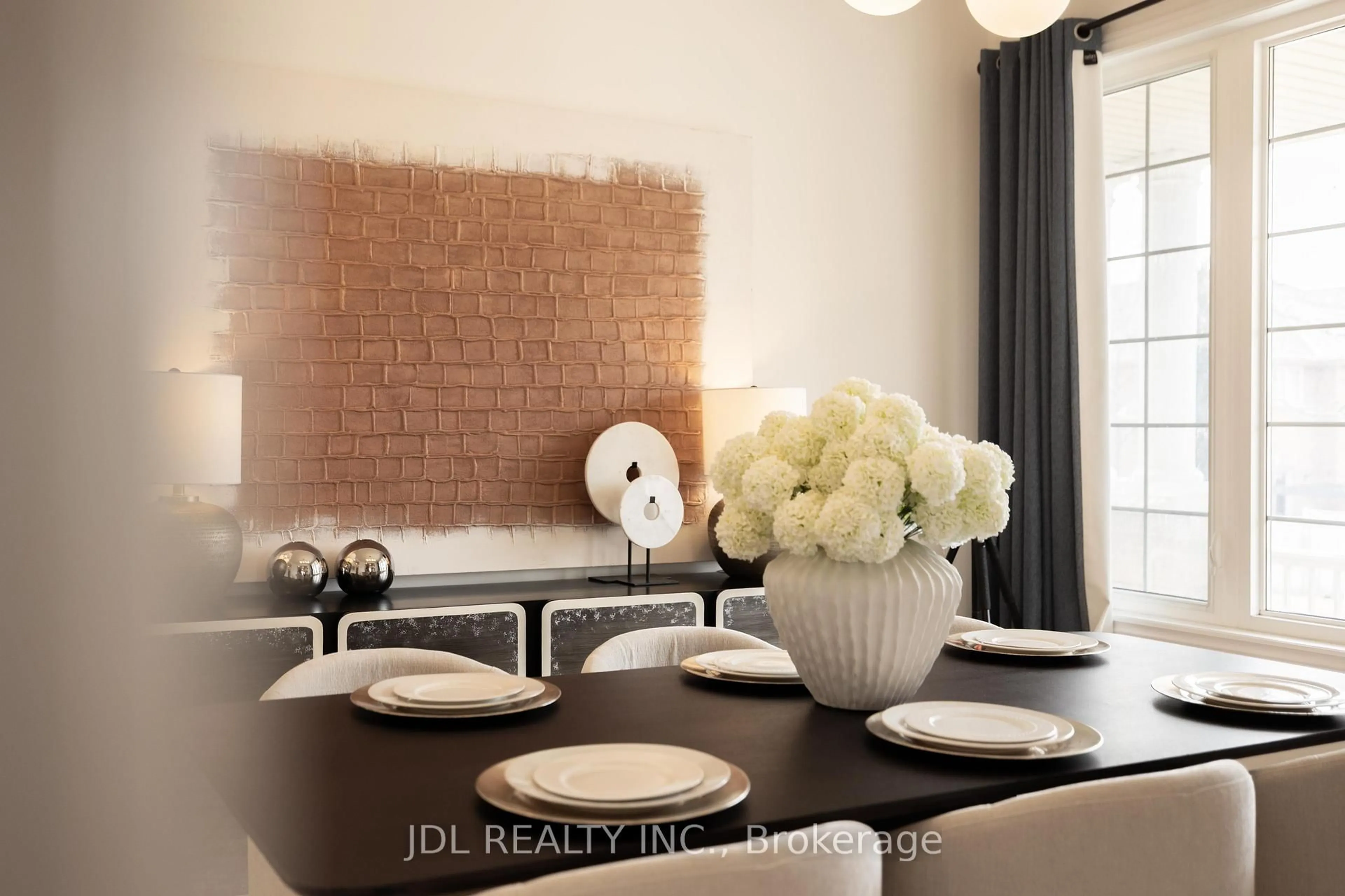 Dining room, ceramic/tile floor for 3 Mansard Dr, Richmond Hill Ontario L4E 0L8