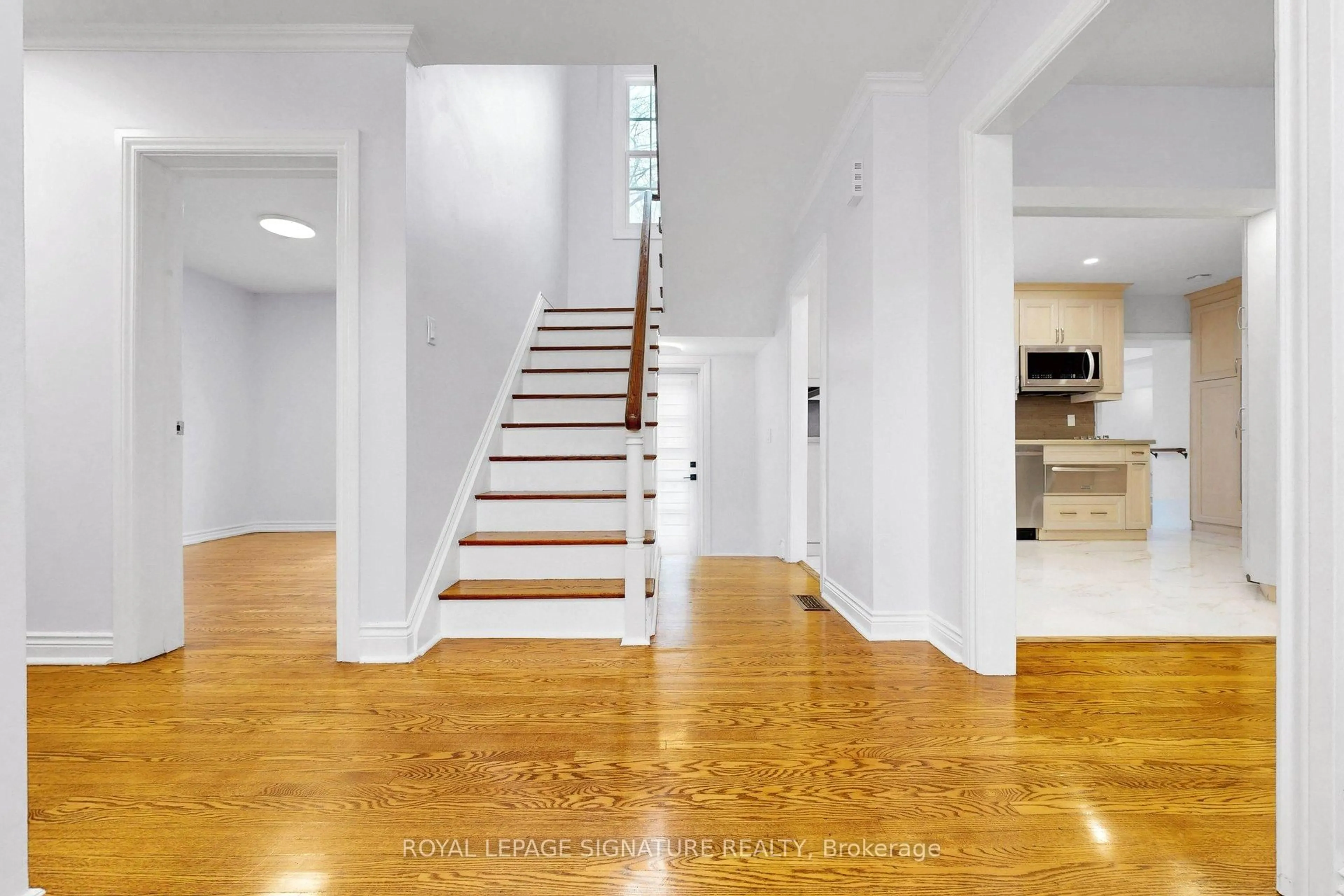 Unknown for 24 Laureleaf Rd, Markham Ontario L3T 2X5