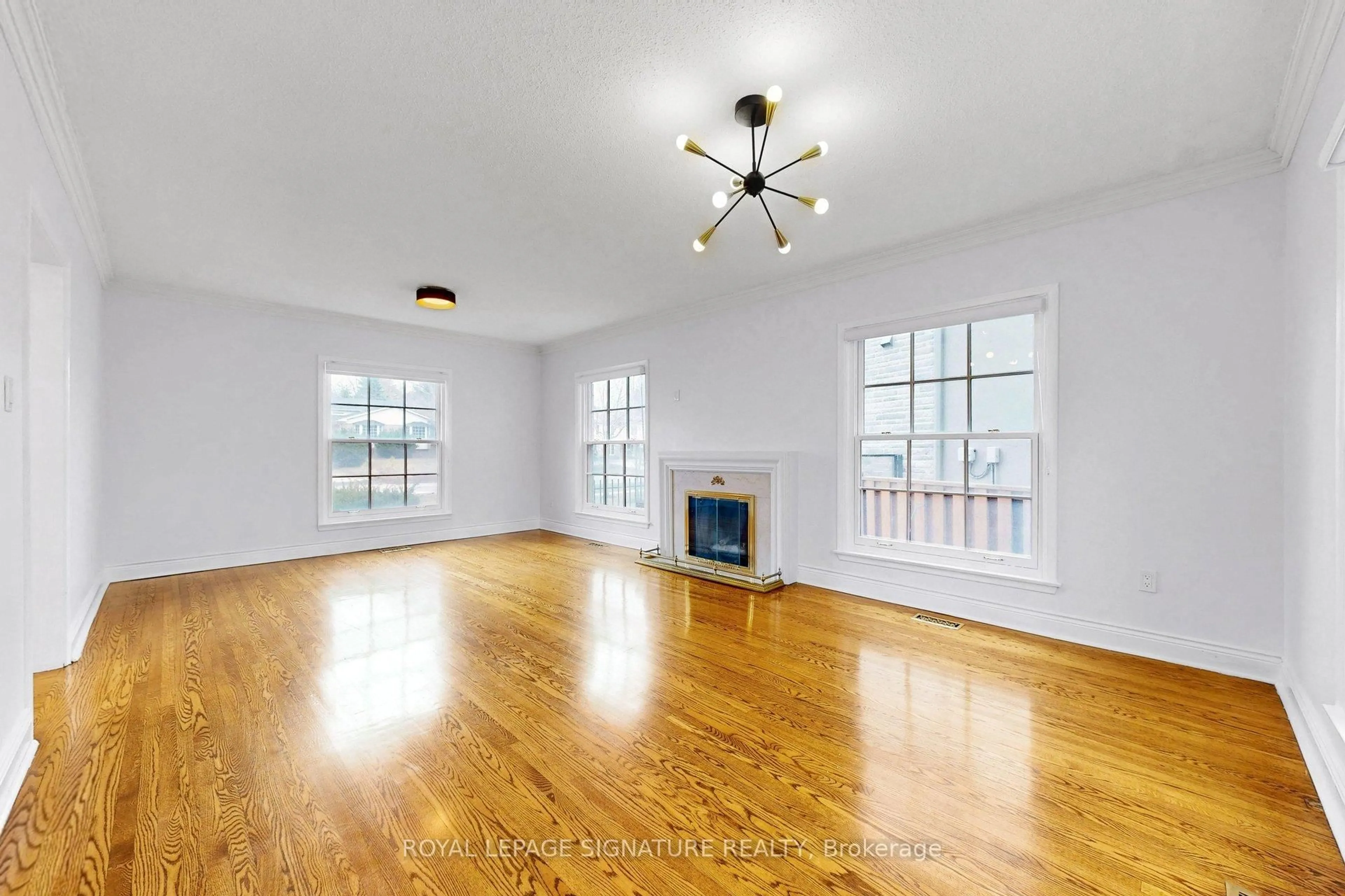 Unknown for 24 Laureleaf Rd, Markham Ontario L3T 2X5