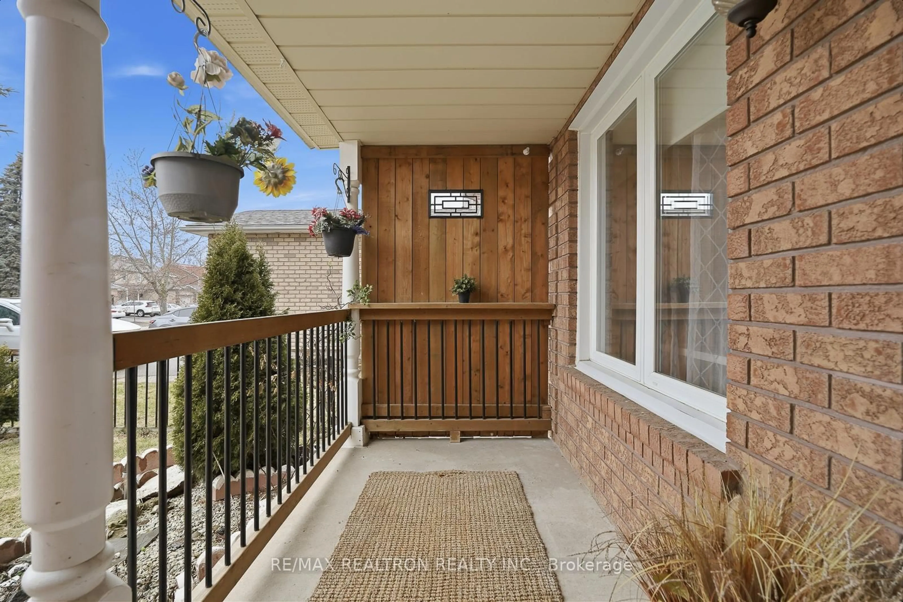 Patio, street for 129 Heydon Ave, New Tecumseth Ontario L9R 1N6