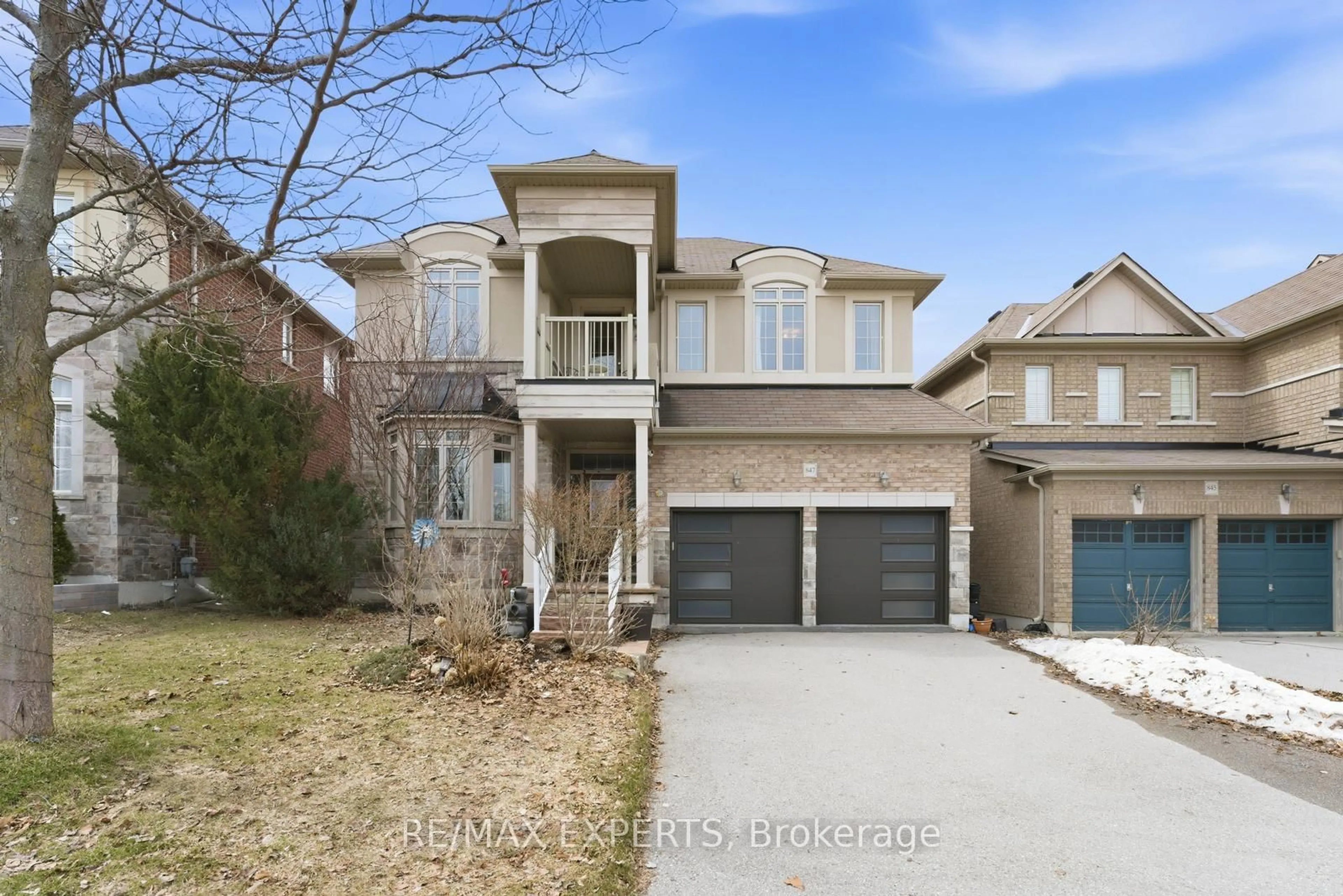 Home with brick exterior material, street for 847 Memorial Circ, Newmarket Ontario L3X 0B3