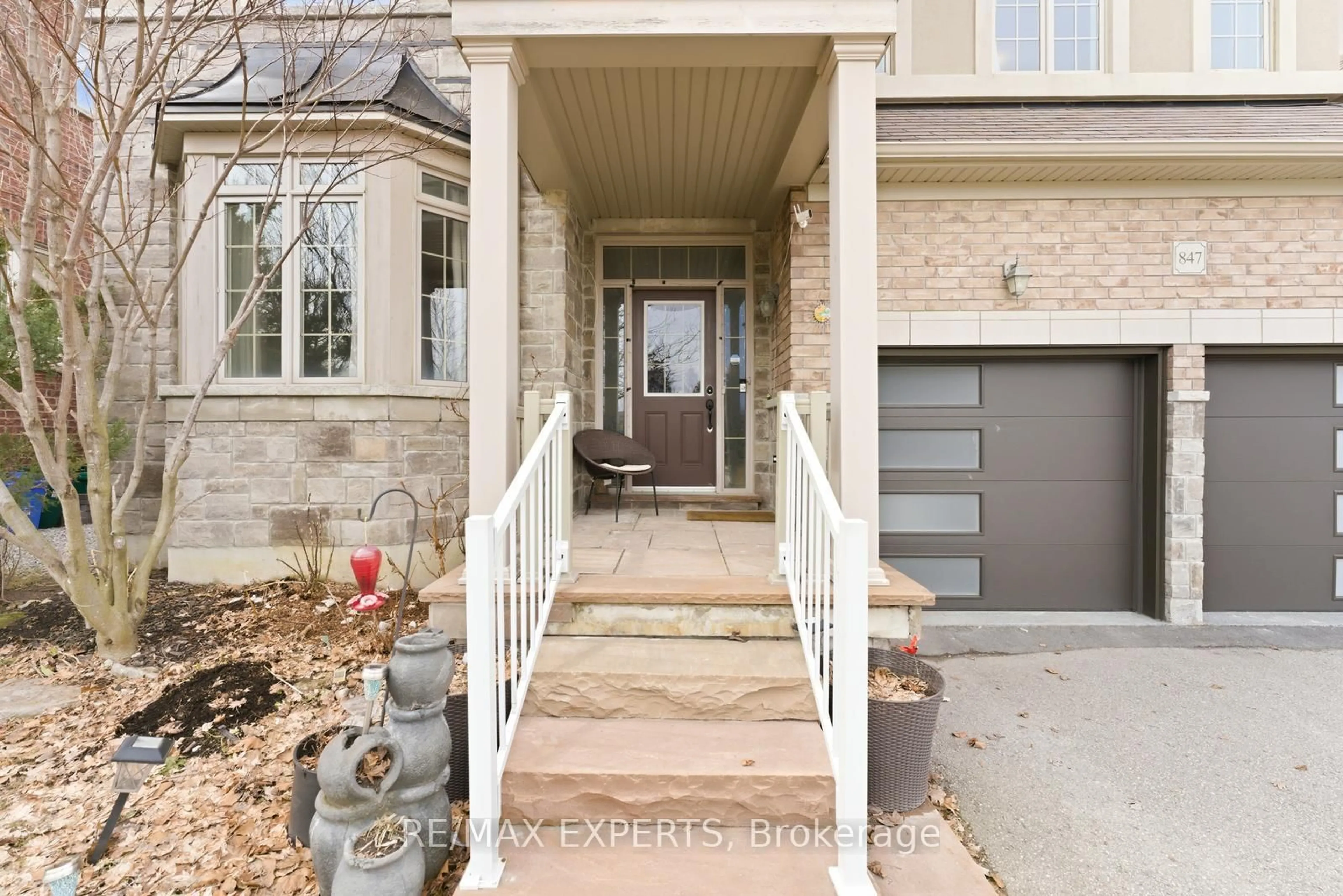 Unknown for 847 Memorial Circ, Newmarket Ontario L3X 0B3