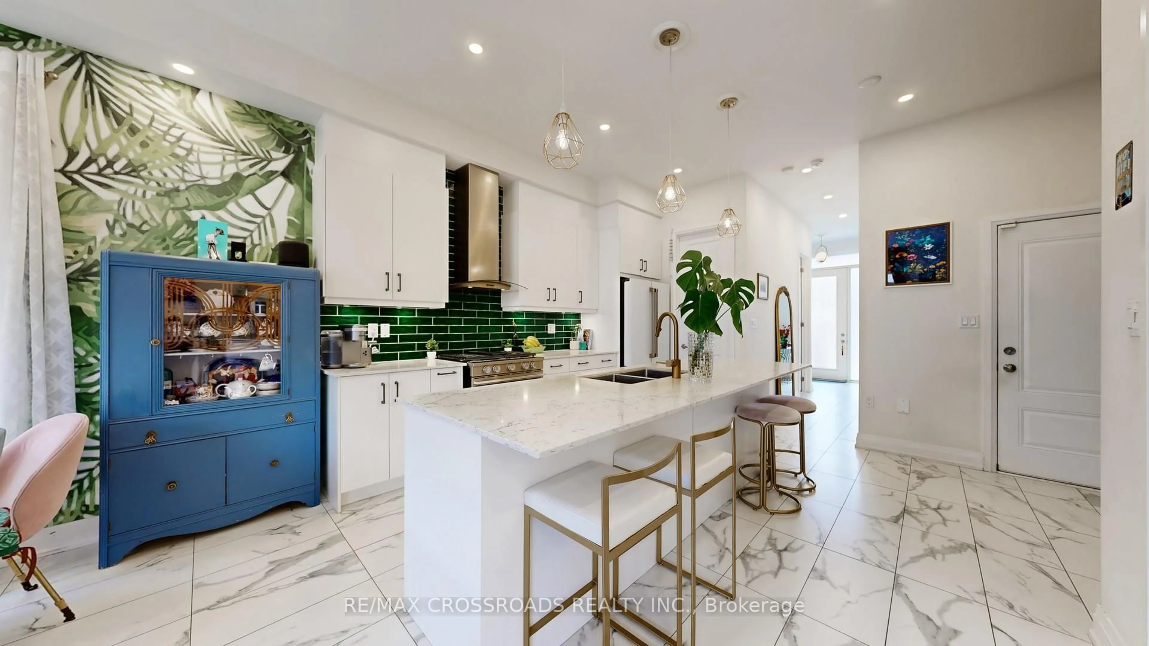 Contemporary kitchen, ceramic/tile floor for 9 Elder St, Richmond Hill Ontario L4S 0H2