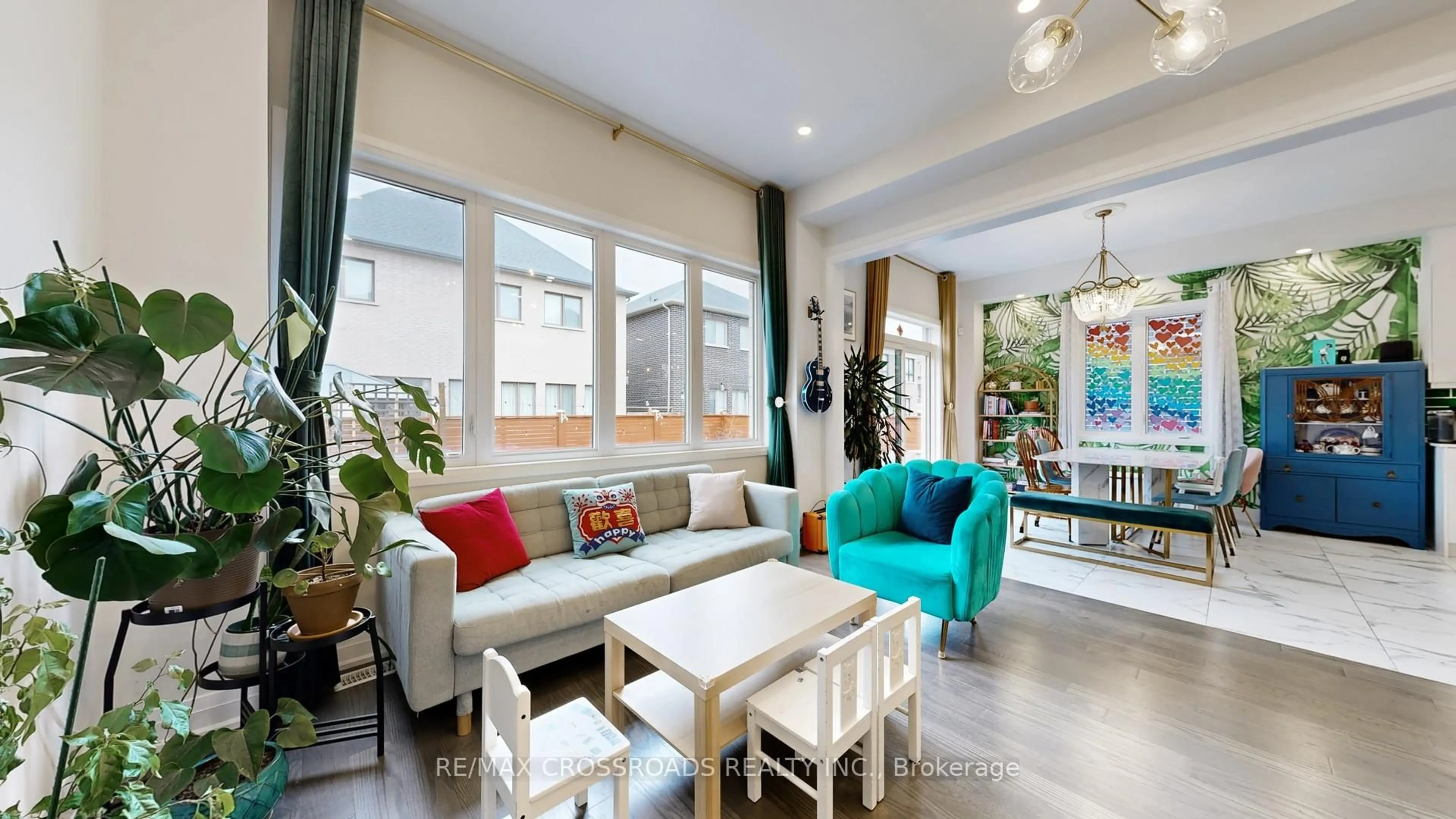 Living room with furniture, unknown for 9 Elder St, Richmond Hill Ontario L4S 0H2