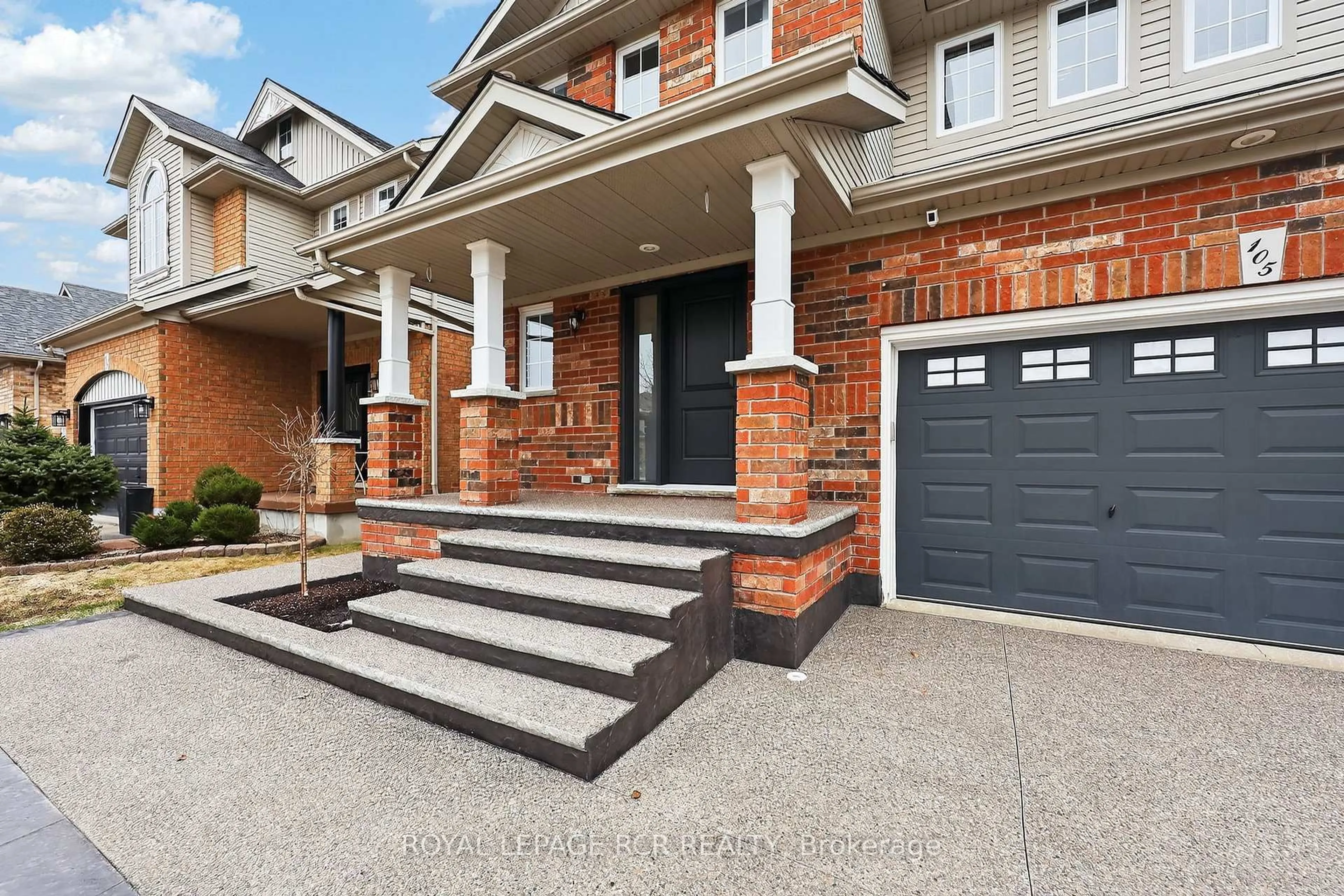 Home with brick exterior material, street for 105 Shephard Ave, New Tecumseth Ontario L9R 2G4