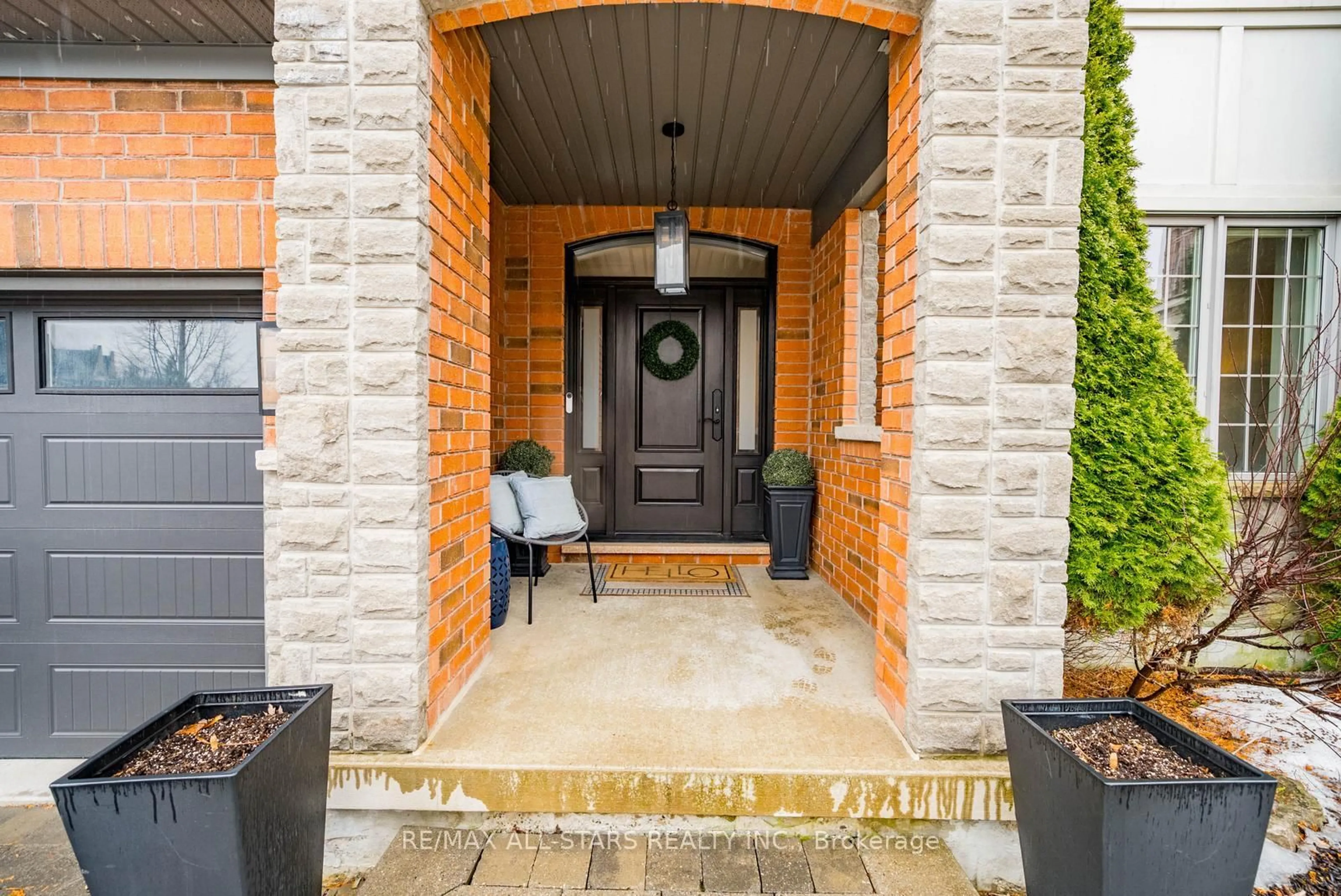Indoor entryway for 74 Braith Cres, Whitchurch-Stouffville Ontario L4A 0B9