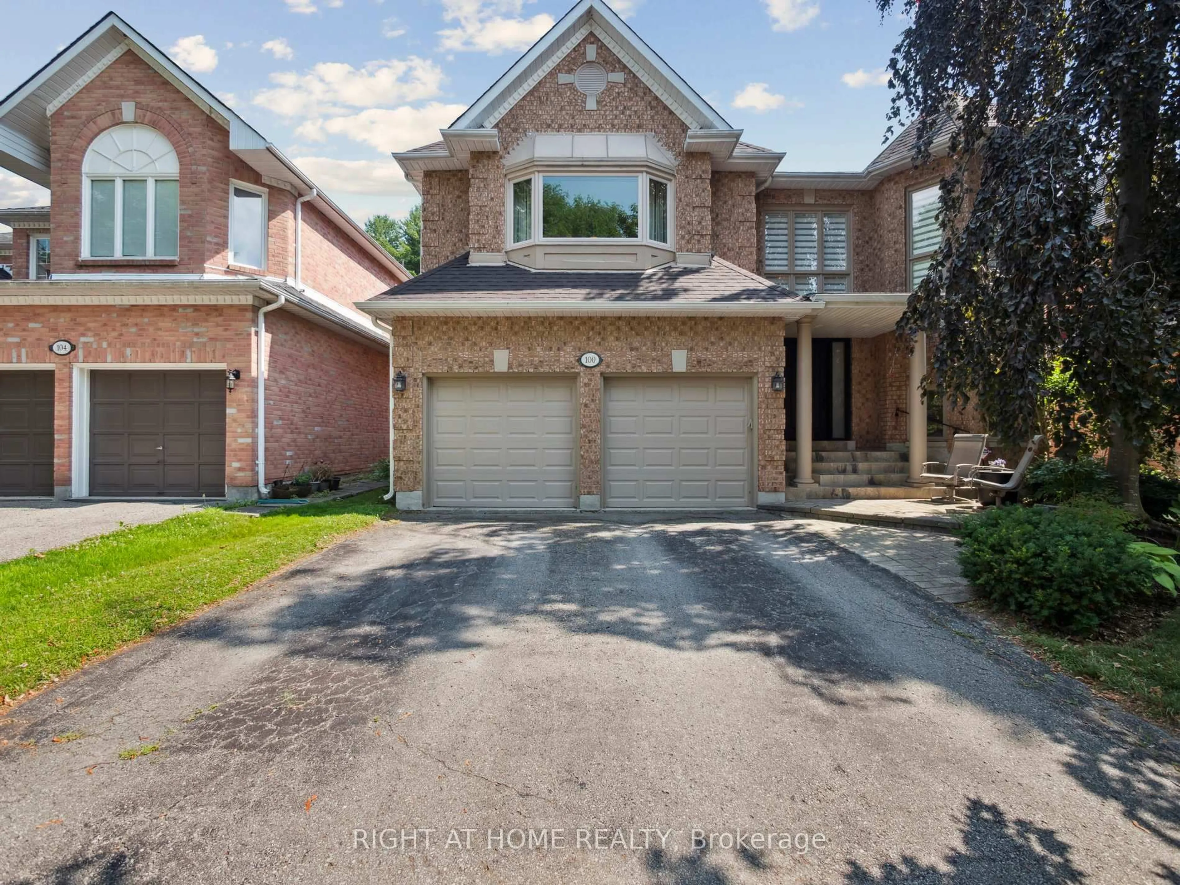 Home with brick exterior material, street for 100 Carlyle Cres, Aurora Ontario L4G 6P7
