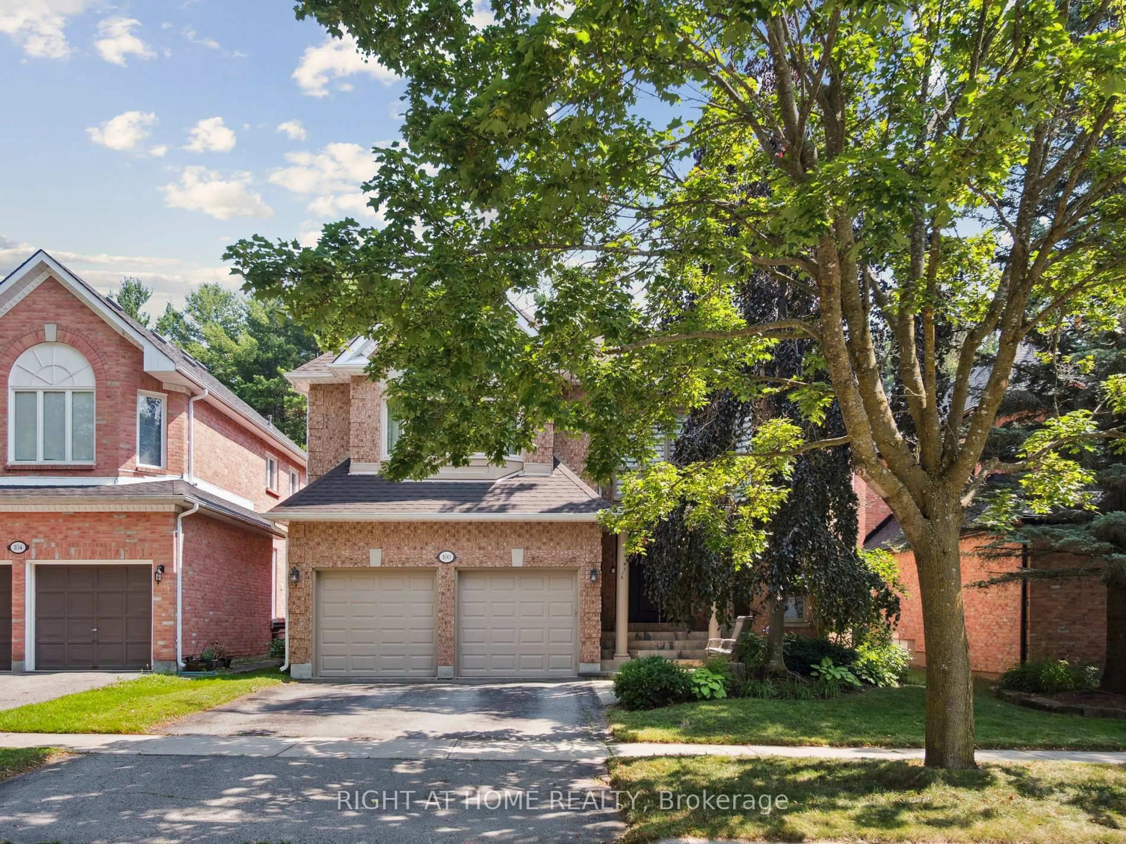 Home with brick exterior material, street for 100 Carlyle Cres, Aurora Ontario L4G 6P7