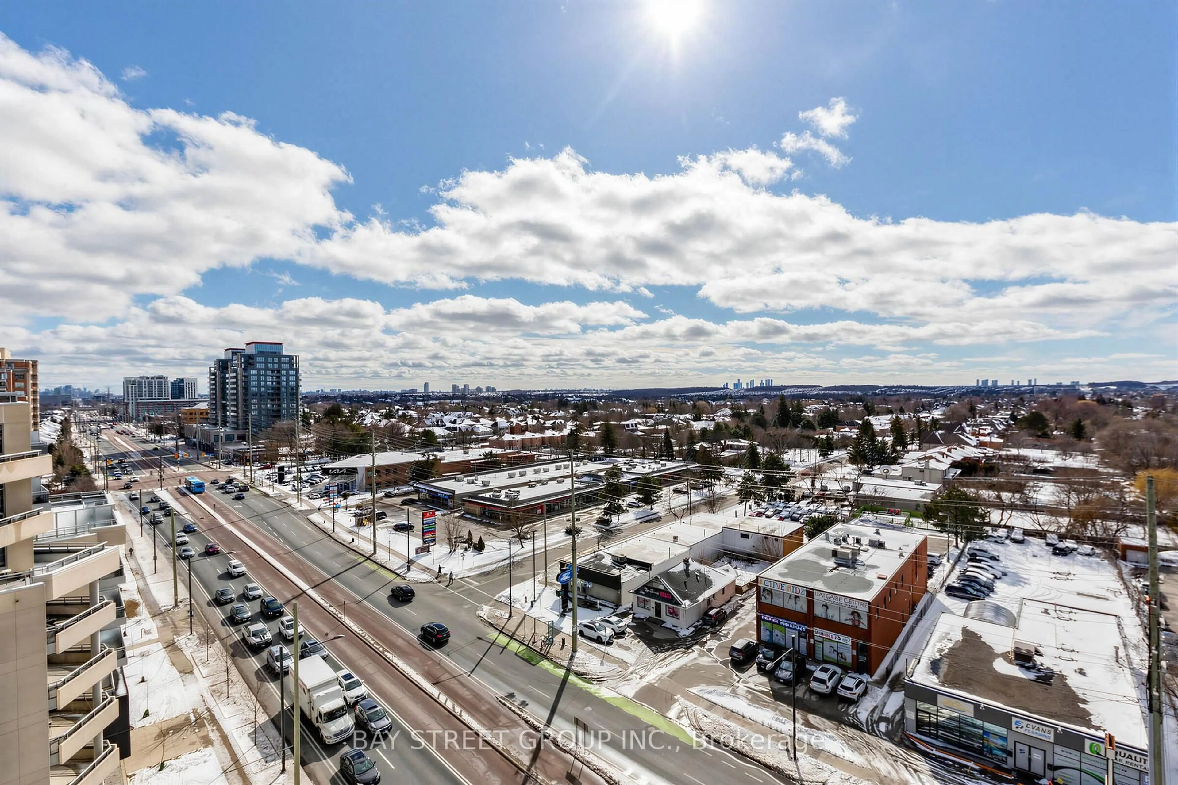 A pic from outside/outdoor area/front of a property/back of a property/a pic from drone, city buildings view from balcony for 9201 Yonge St #NW1013, Richmond Hill Ontario L4C 1H9