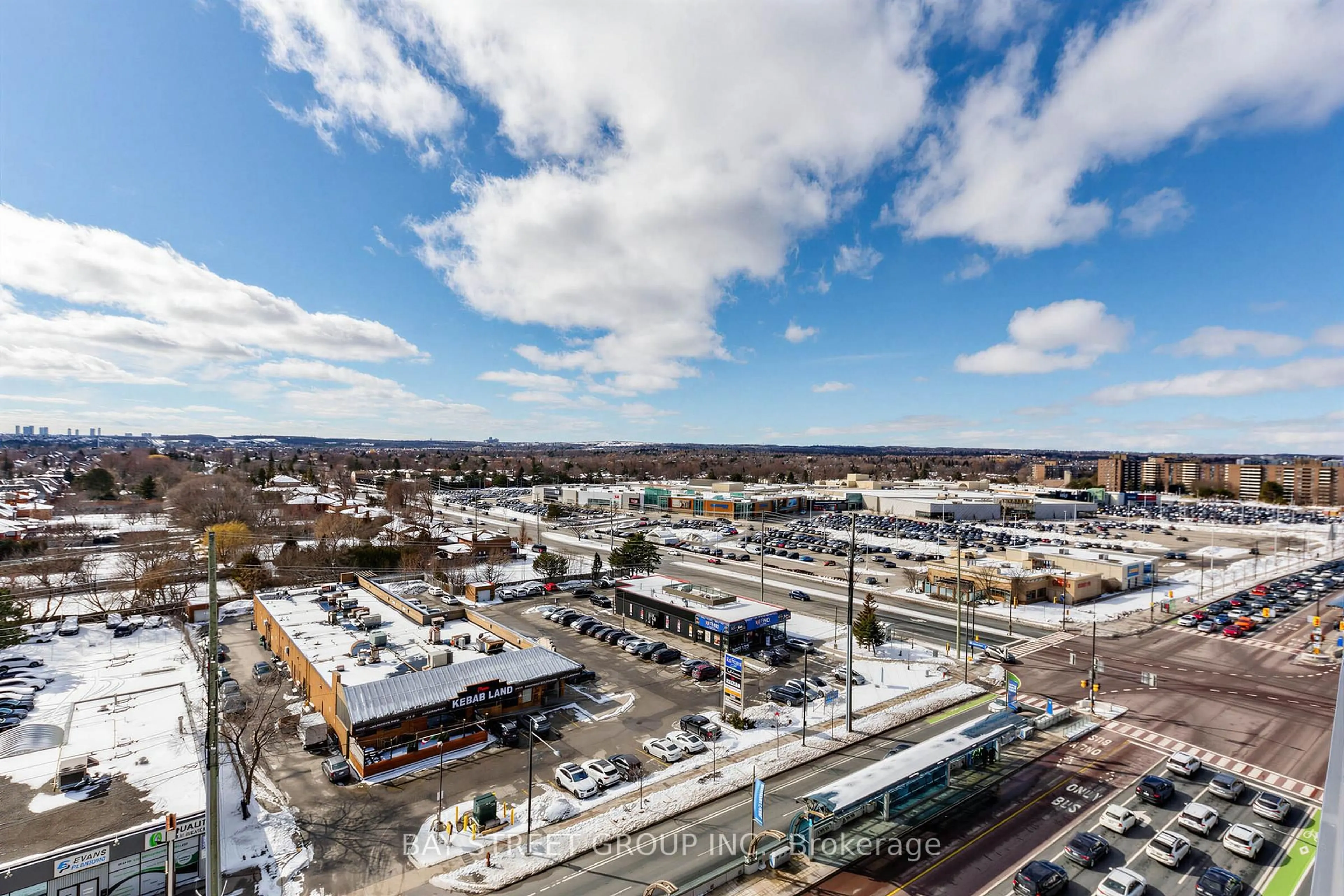 A pic from outside/outdoor area/front of a property/back of a property/a pic from drone, city buildings view from balcony for 9201 Yonge St #NW1013, Richmond Hill Ontario L4C 1H9