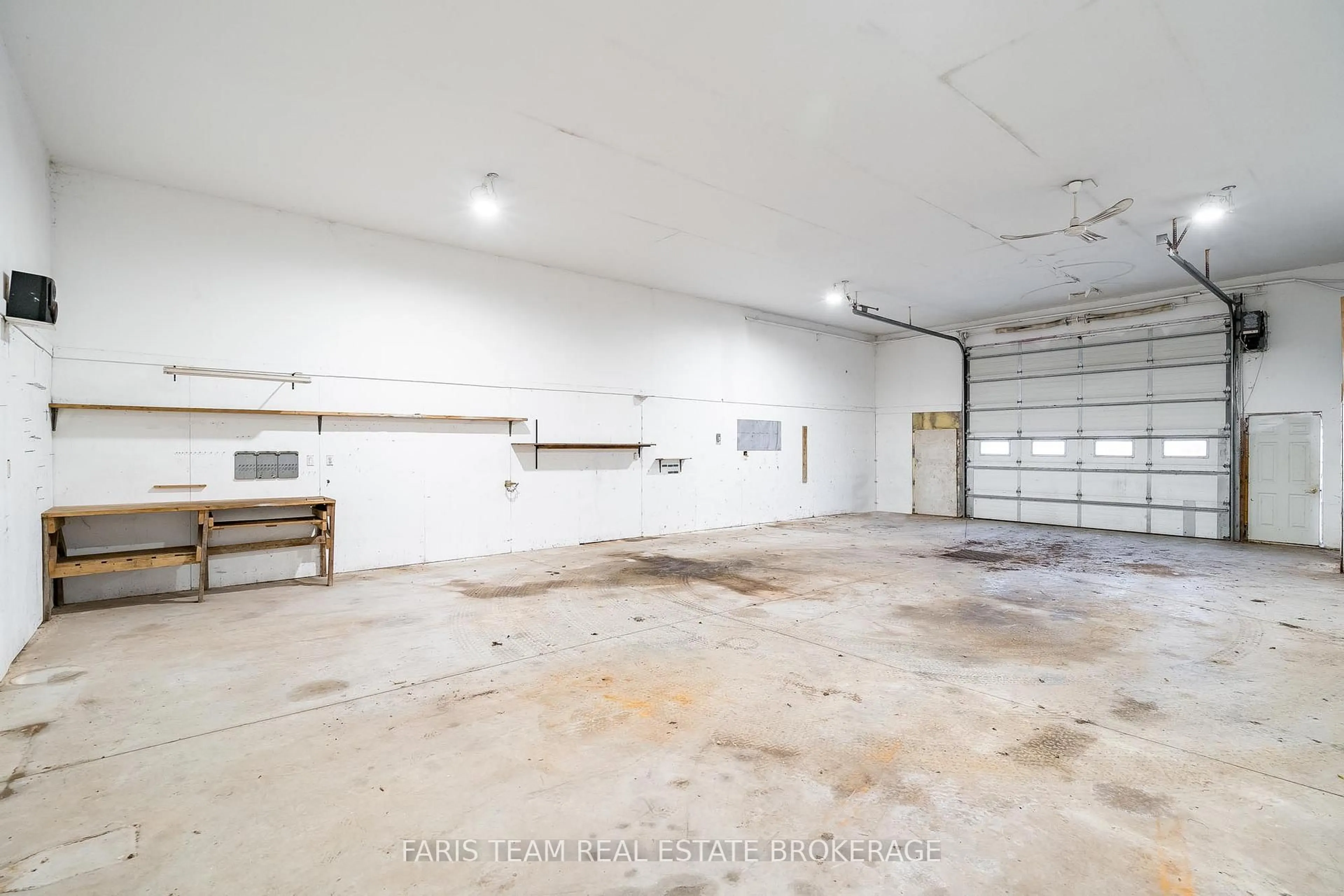 Indoor garage for 8949 Smith Rd, Essa Ontario L0M 1T0