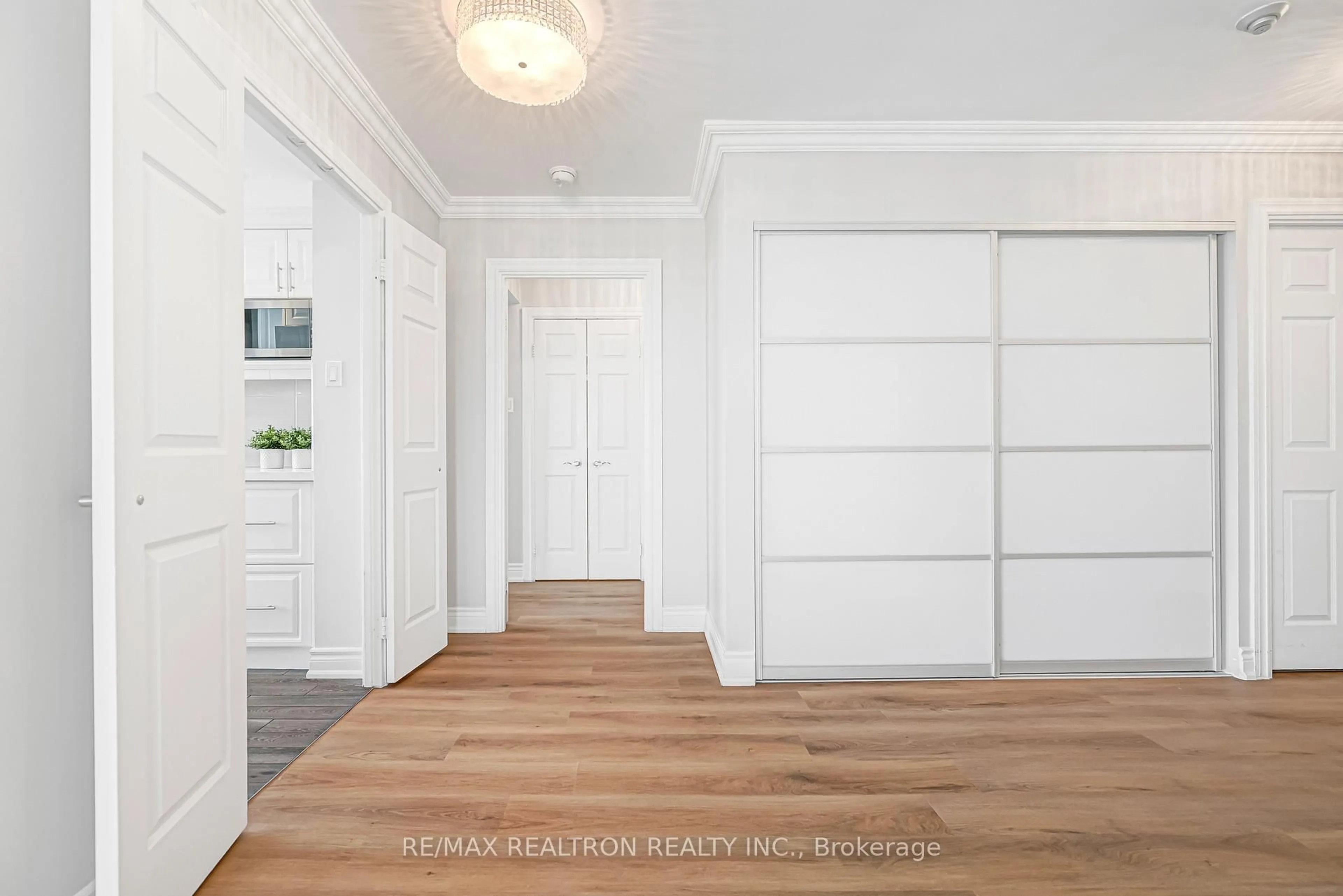 Indoor entryway for 7805 Bayview Ave #822, Markham Ontario L3T 7N1