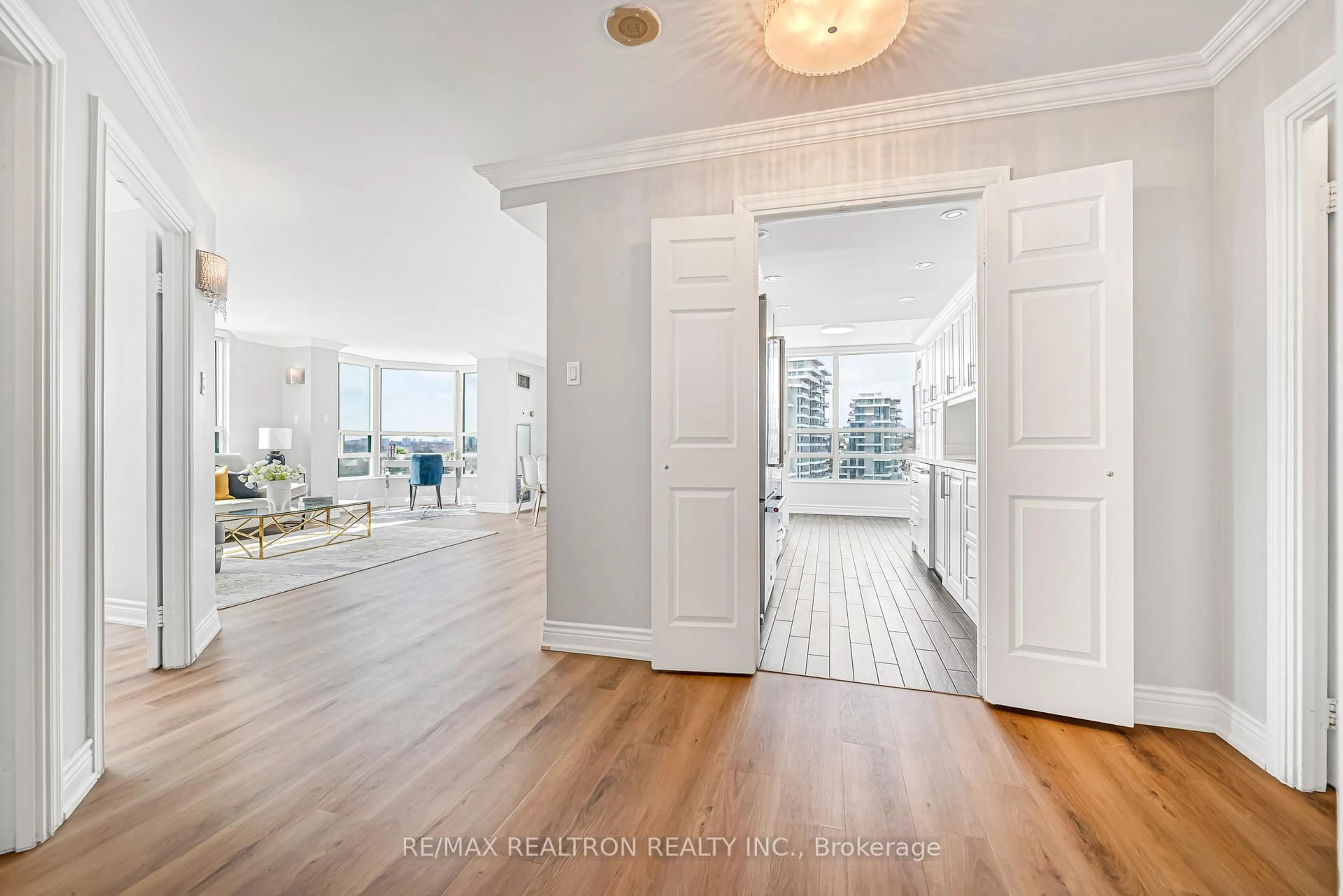 Indoor entryway for 7805 Bayview Ave #822, Markham Ontario L3T 7N1