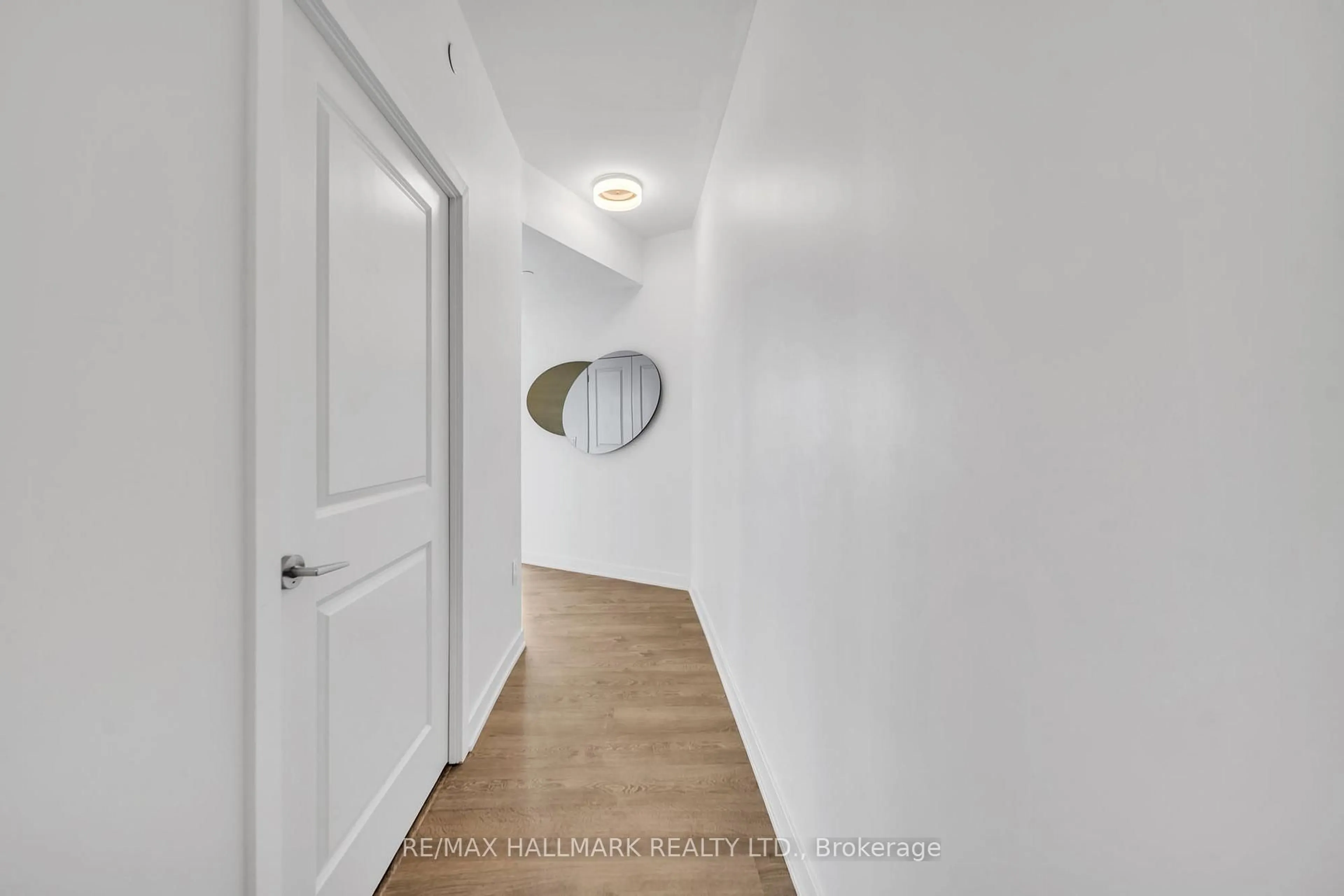 Indoor entryway for 120 Eagle Rock Way #1506, Vaughan Ontario L6A 5C2