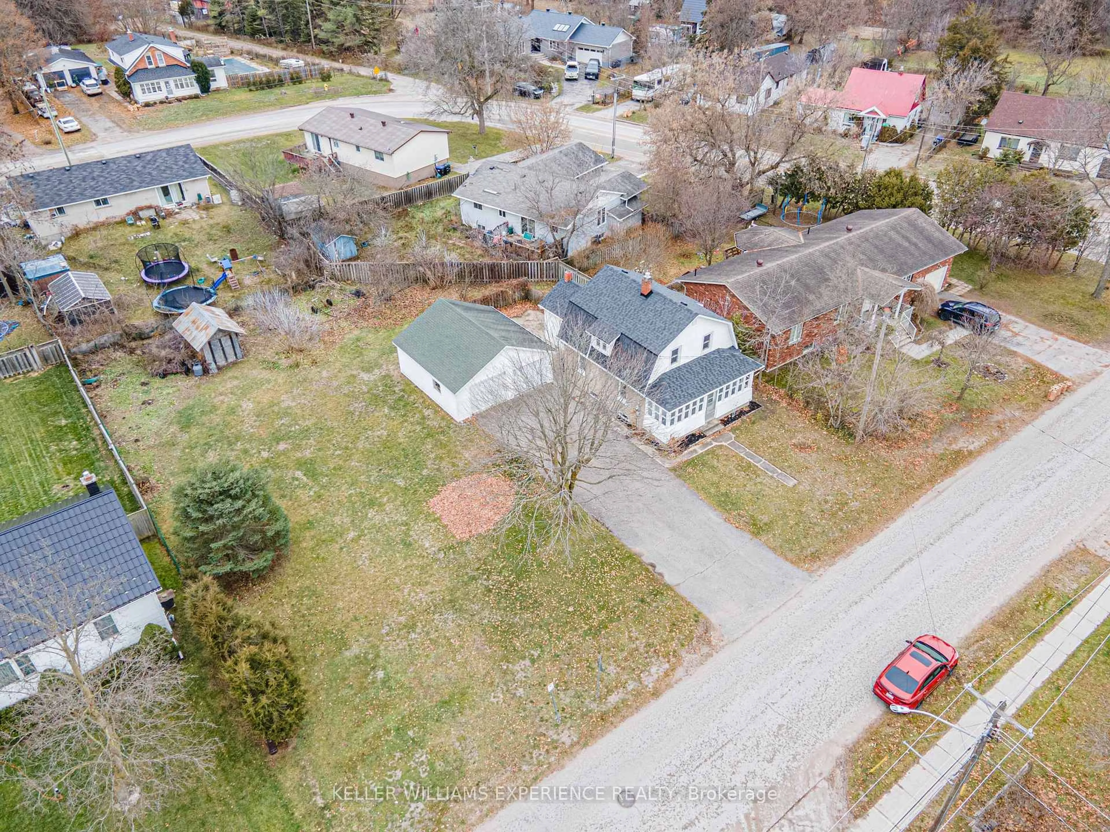 A pic from outside/outdoor area/front of a property/back of a property/a pic from drone, street for 125 Raglan St, Essa Ontario L0M 1B0