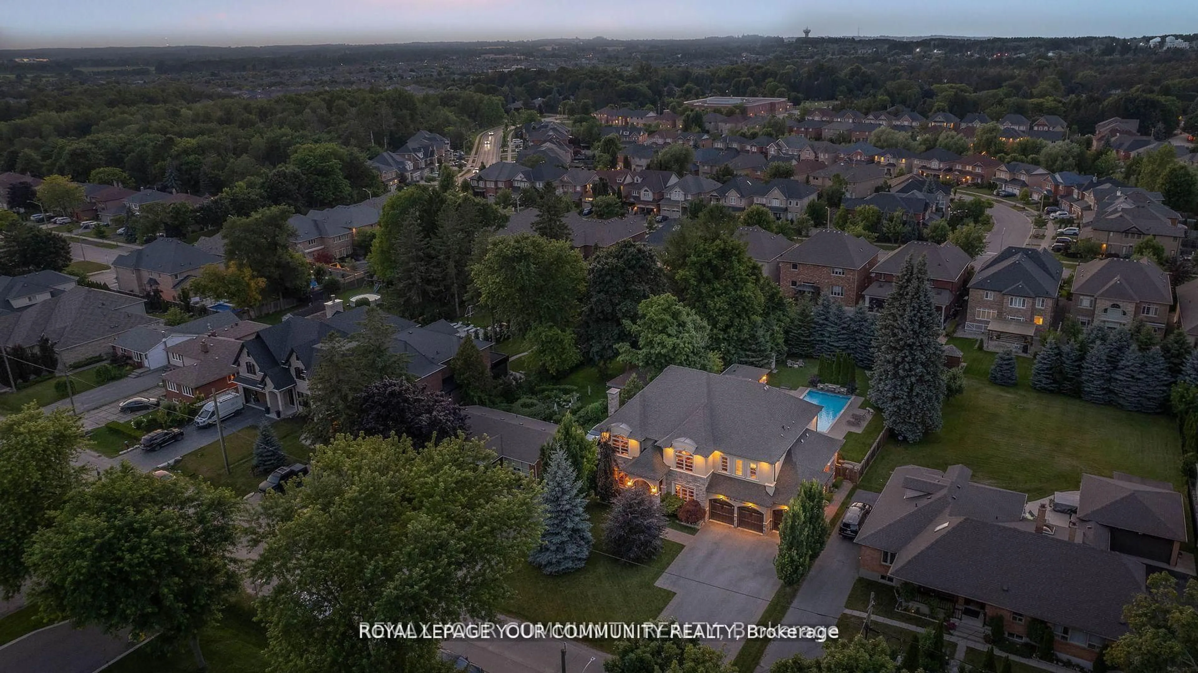 A pic from outside/outdoor area/front of a property/back of a property/a pic from drone, city buildings view from balcony for 76 Elm Grove Ave, Richmond Hill Ontario L4E 2W8