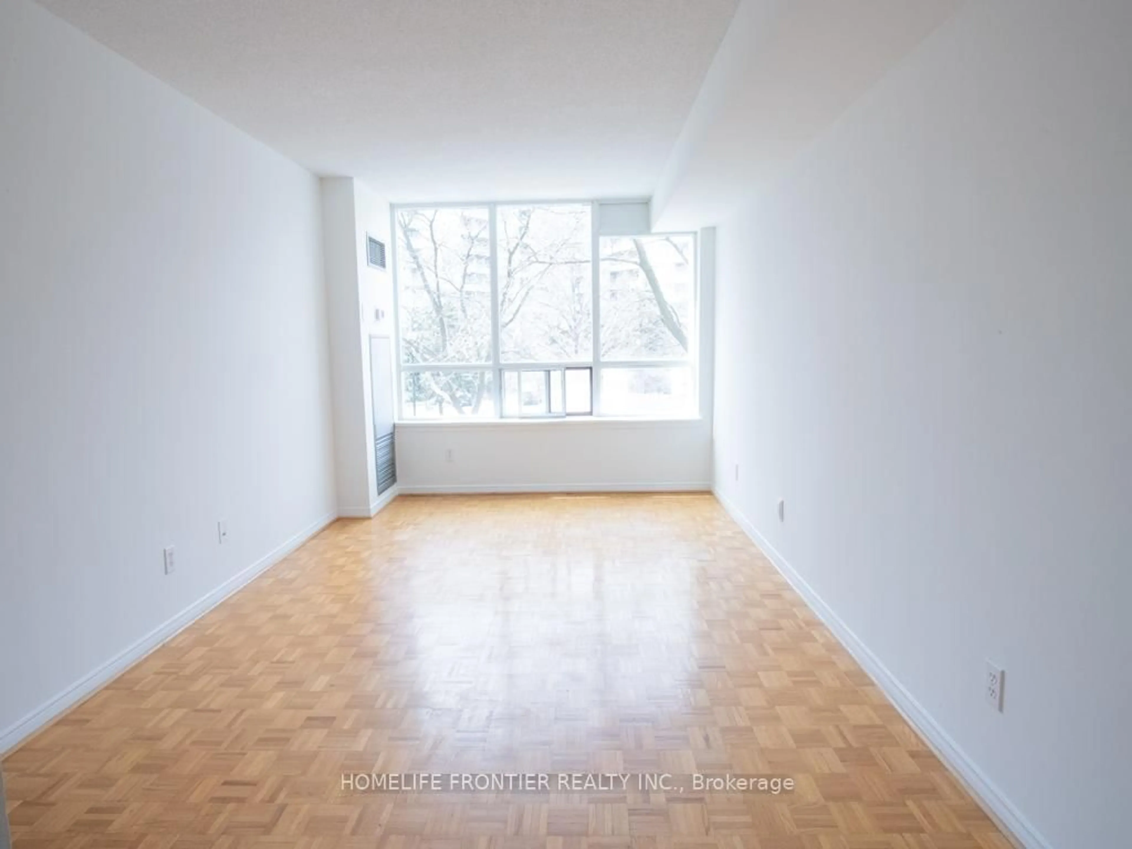 A pic of a room for 81 Townsgate Dr #210, Vaughan Ontario L4J 8E6