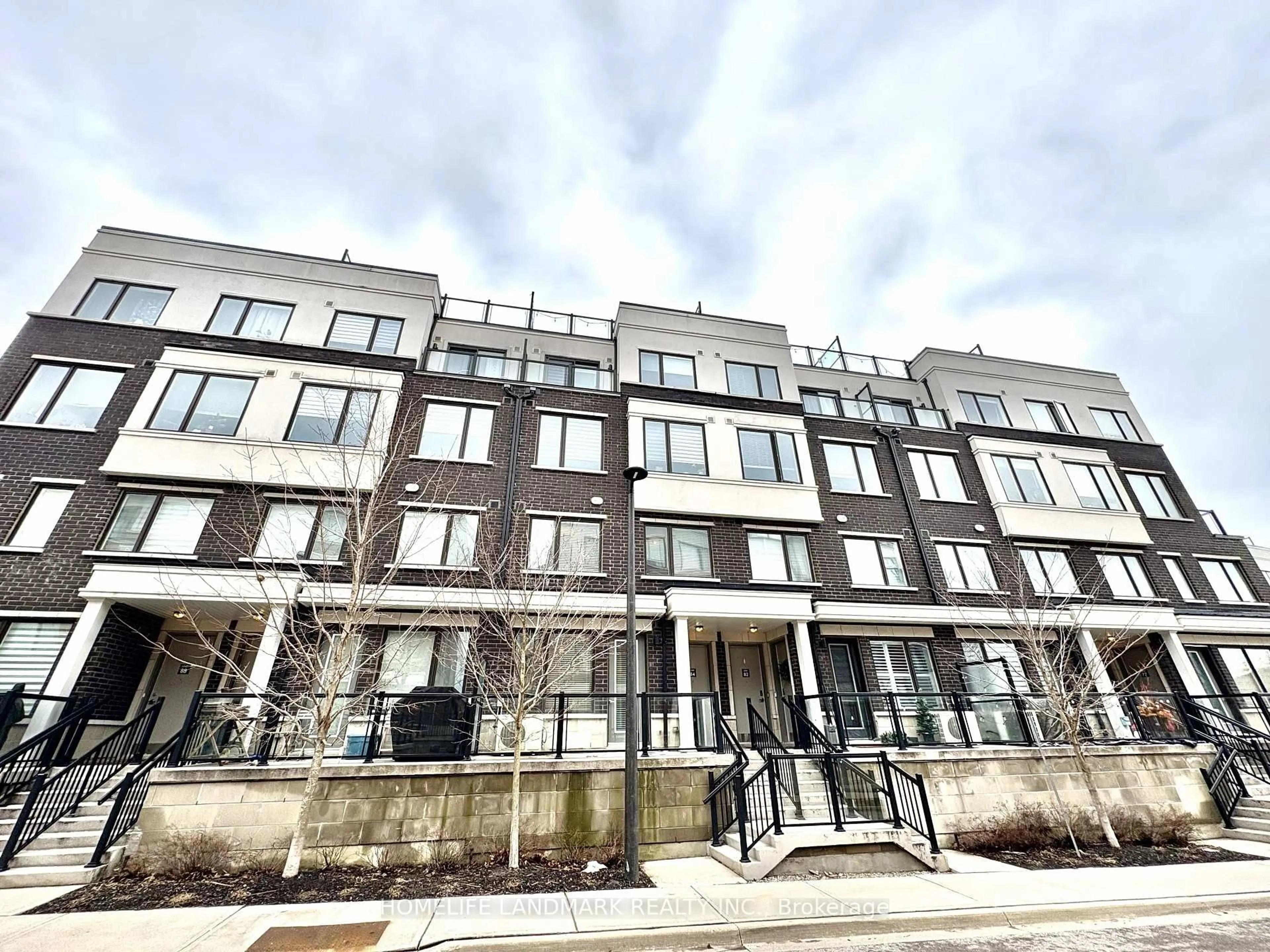 Unknown for 400 Alex Gardner Circ #83, Aurora Ontario L4G 3G5