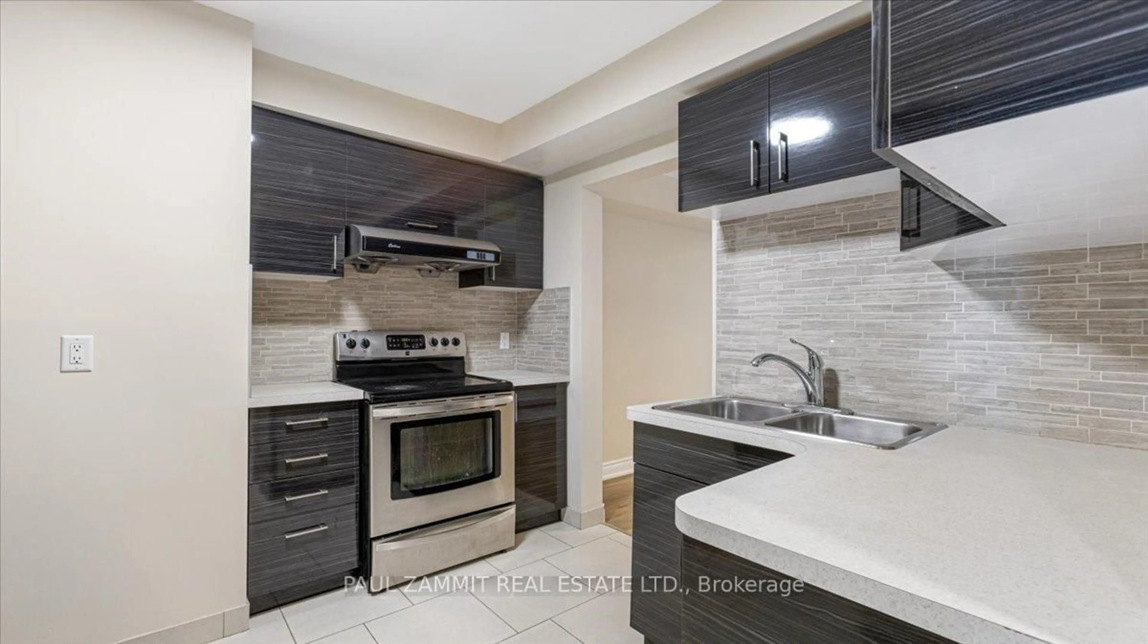 Standard kitchen, ceramic/tile floor for 58 Durie Lane, Markham Ontario L3T 5H5