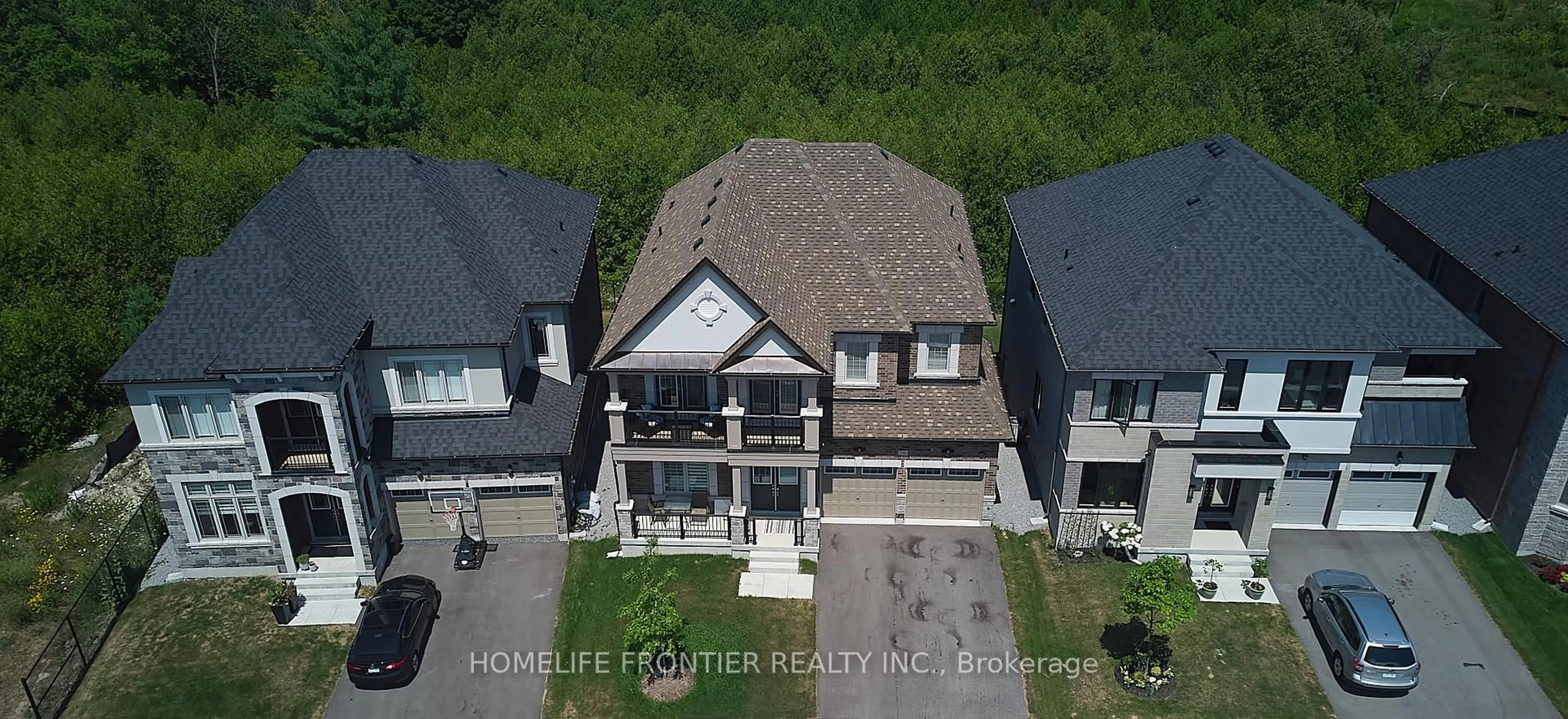 A pic from outside/outdoor area/front of a property/back of a property/a pic from drone, unknown for 296 Ben Sinclair Ave, East Gwillimbury Ontario L9N 0Z1