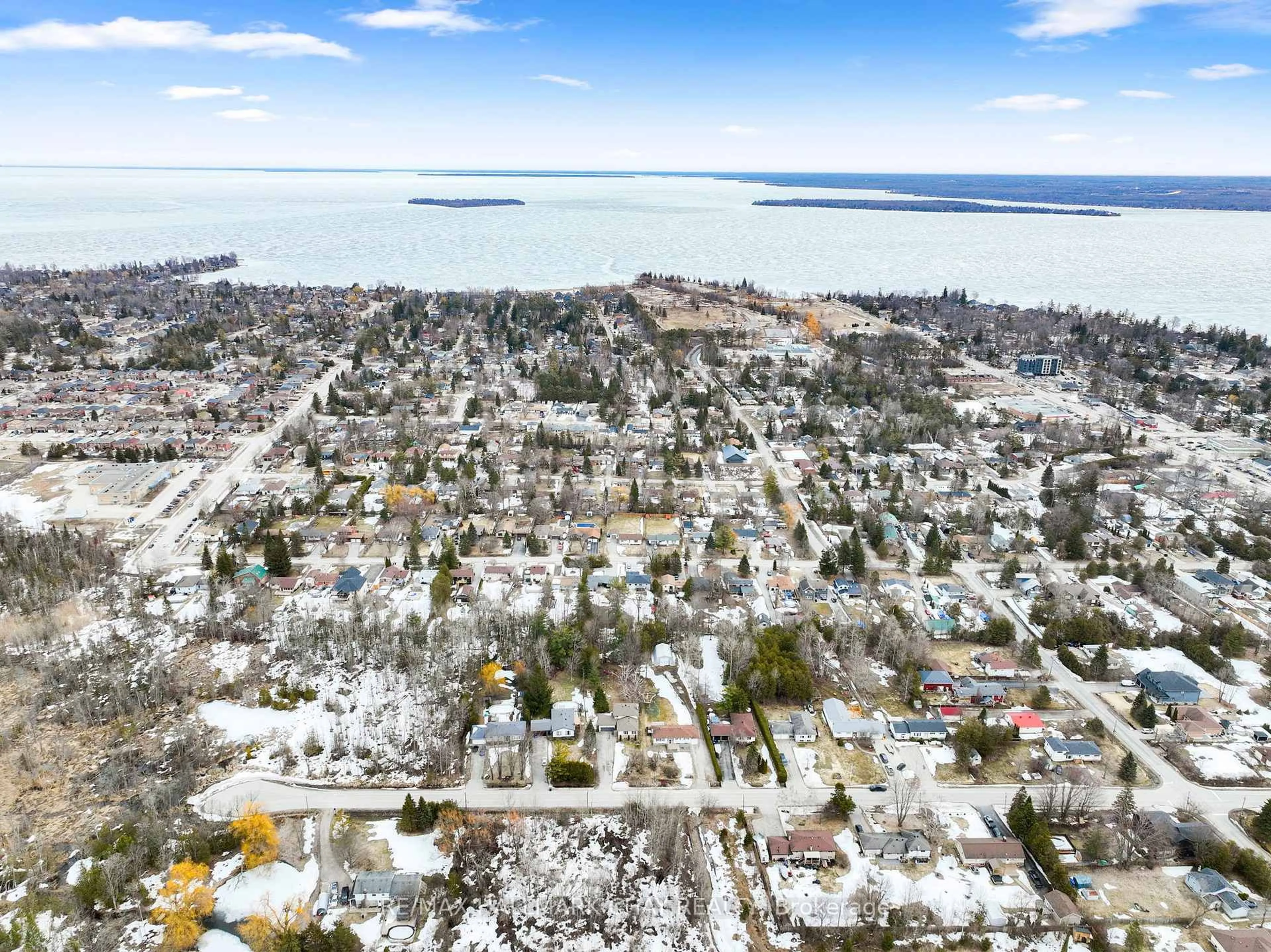 A pic from outside/outdoor area/front of a property/back of a property/a pic from drone, water/lake/river/ocean view for 2209 Spring St, Innisfil Ontario L9S 2B6