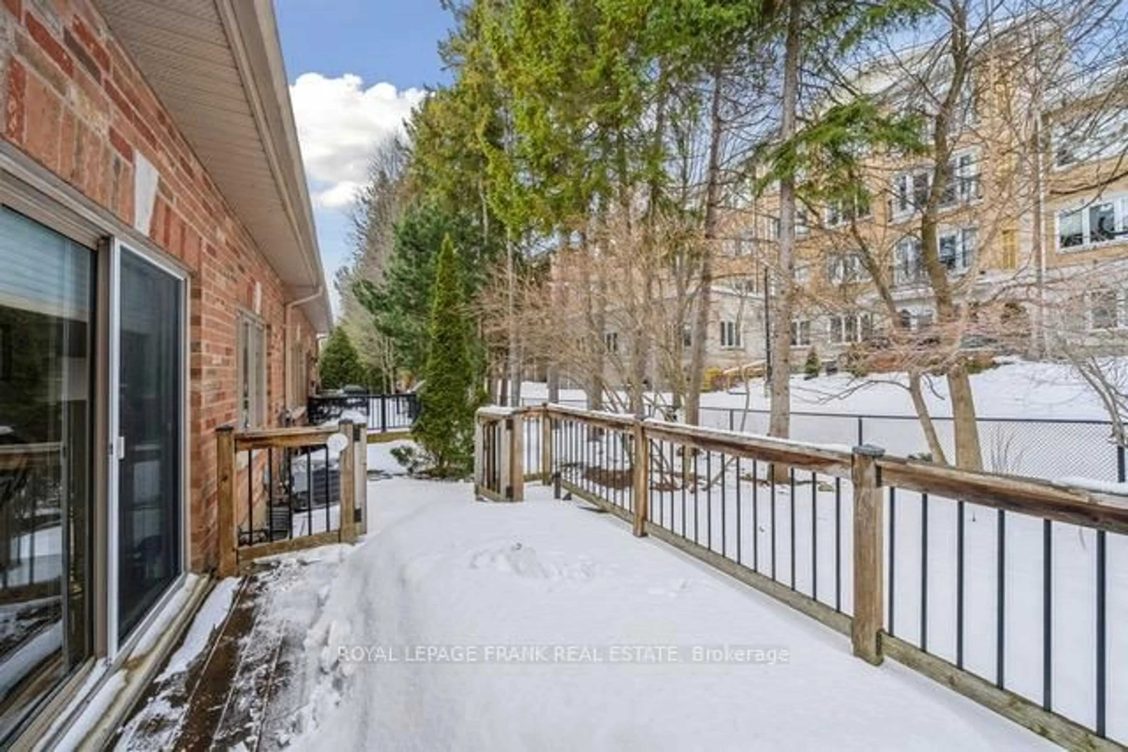 Patio, street for 38 Fred Barnard Way #38, Uxbridge Ontario L9P 0B9