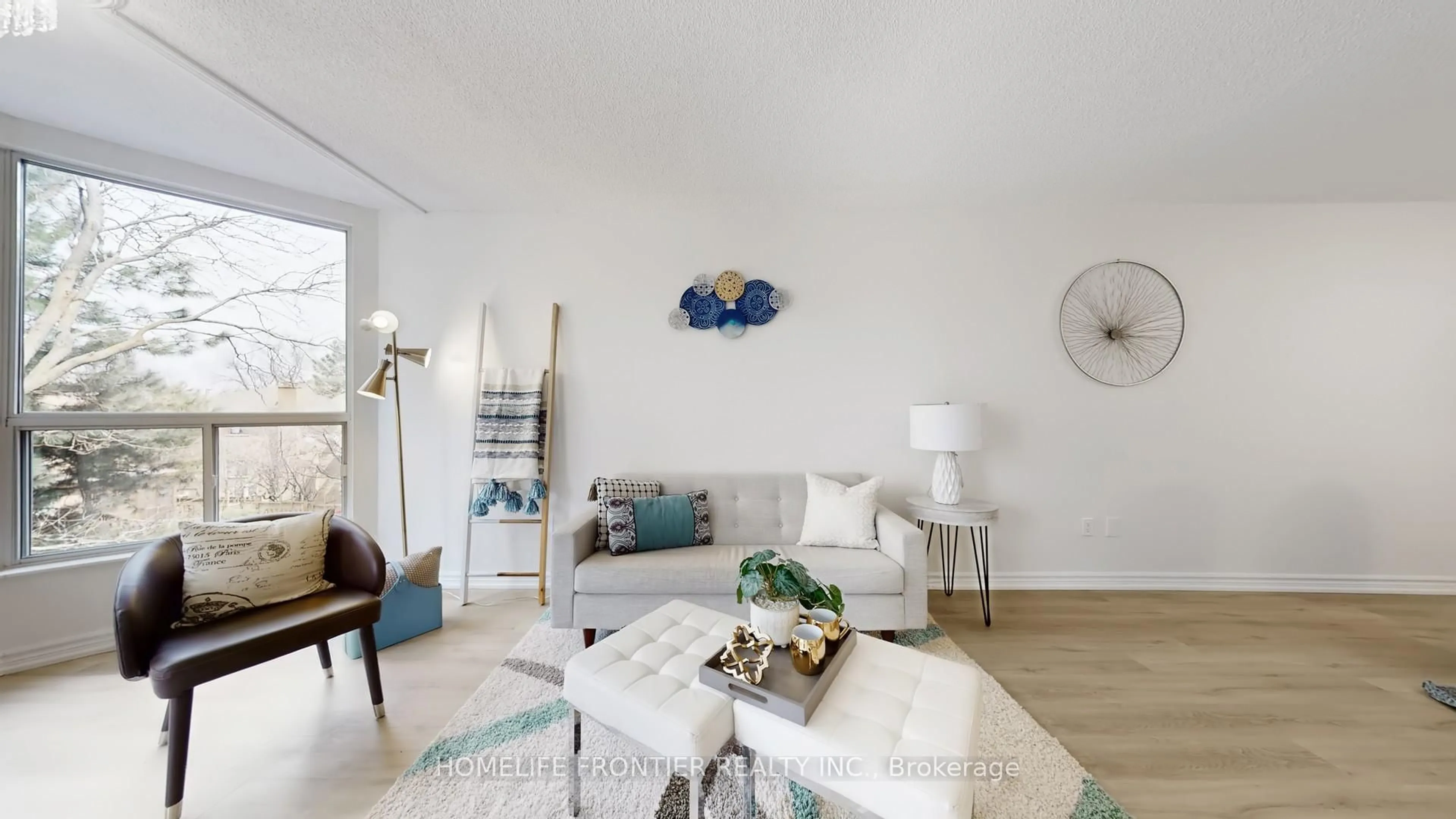 Living room with furniture, unknown for 9 Chalmers Rd #306, Richmond Hill Ontario L4B 3N3