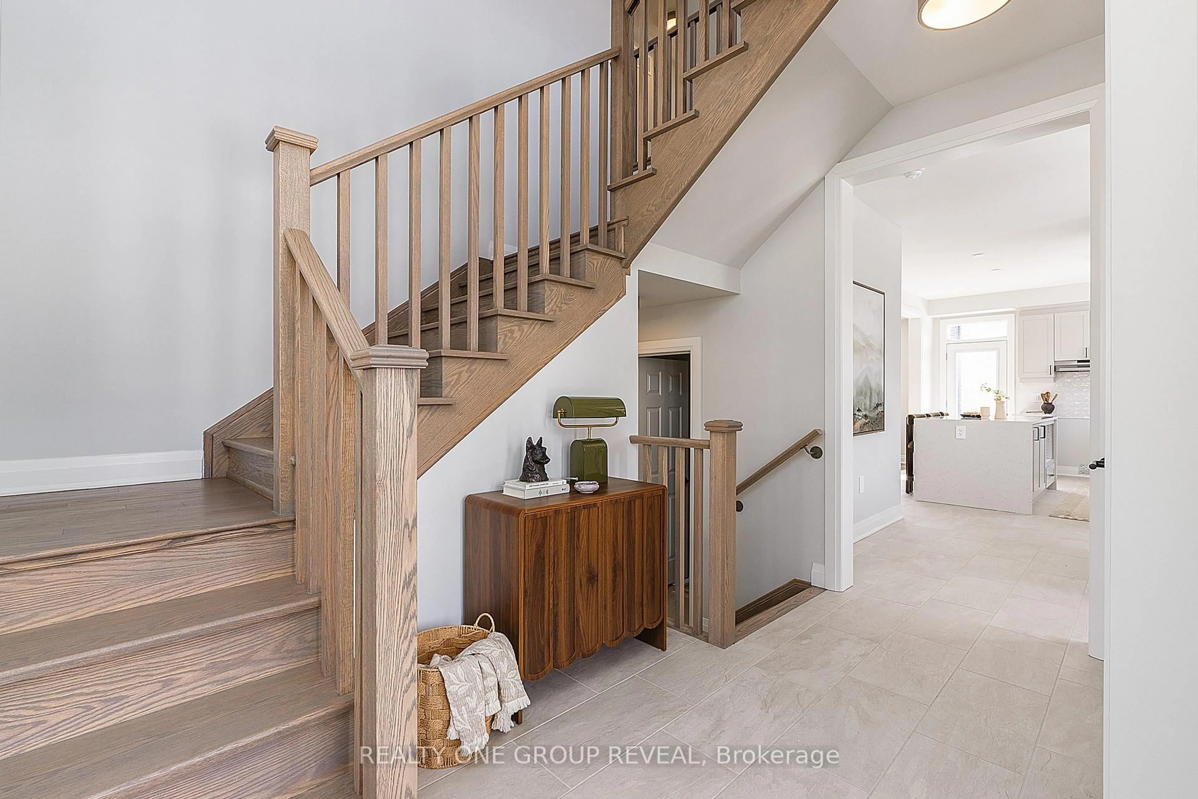 Stairs for 27 Moss Dr, Markham Ontario L6C 1N3